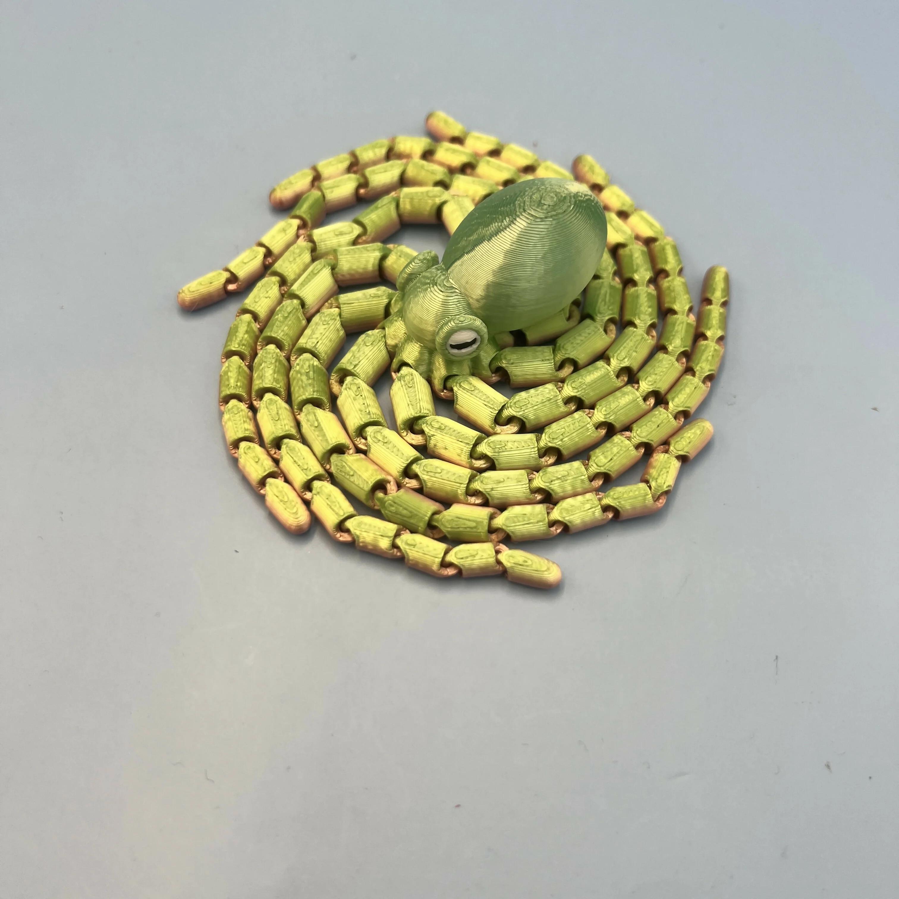 3D Printed MEDIUM: Articulated Sensory Fidget Animals friends Octopus Metalic Rainbow & Ice pastle Rainbow 14cm - Image 2
