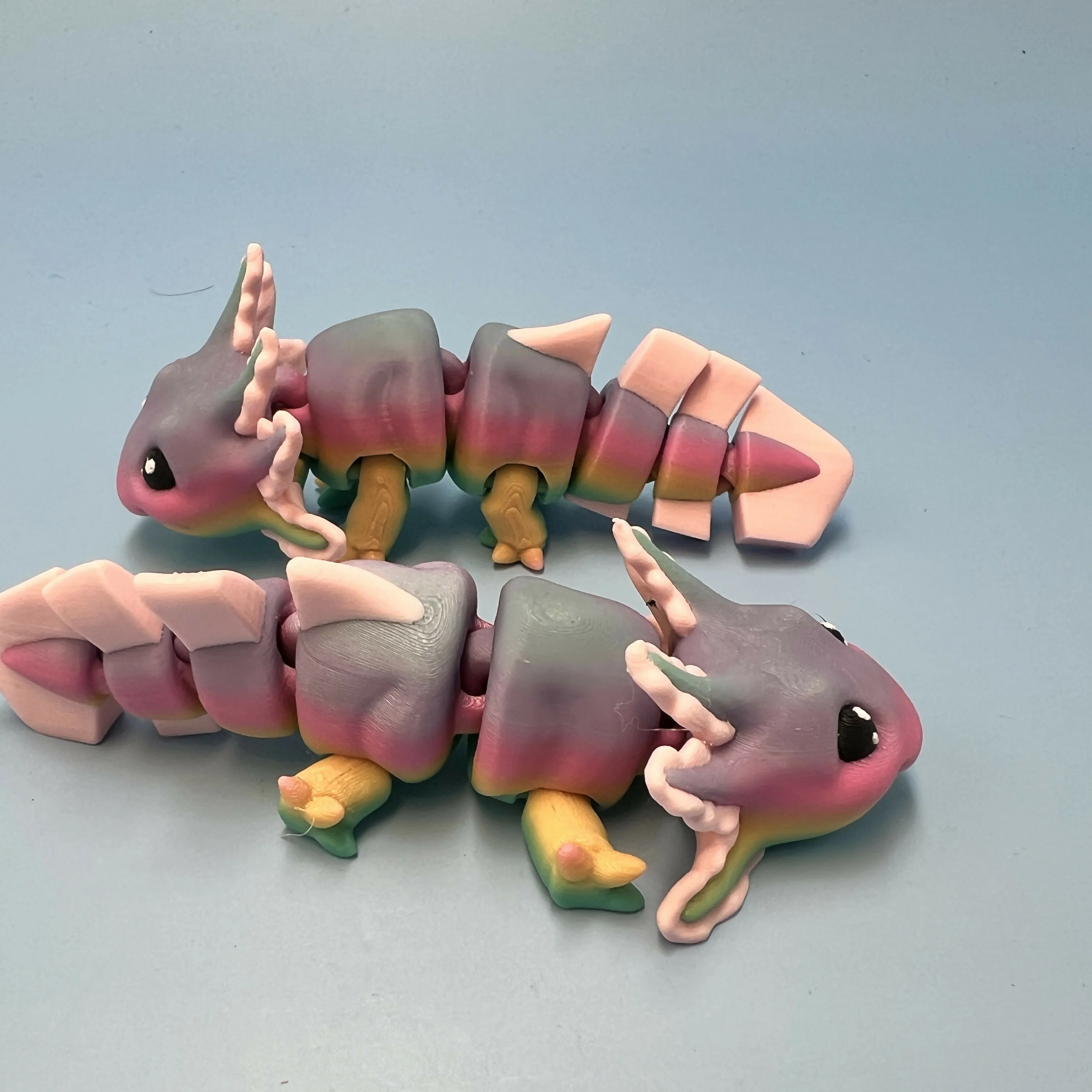 3D Printed SMALL: Articulated Sensory Fidget Animals friends Axolotl (Rainbow Candy / Pink) 11cm - Image 3