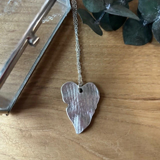 Antique Silver Plated Ivy Leaf Charm Necklace - Image 2