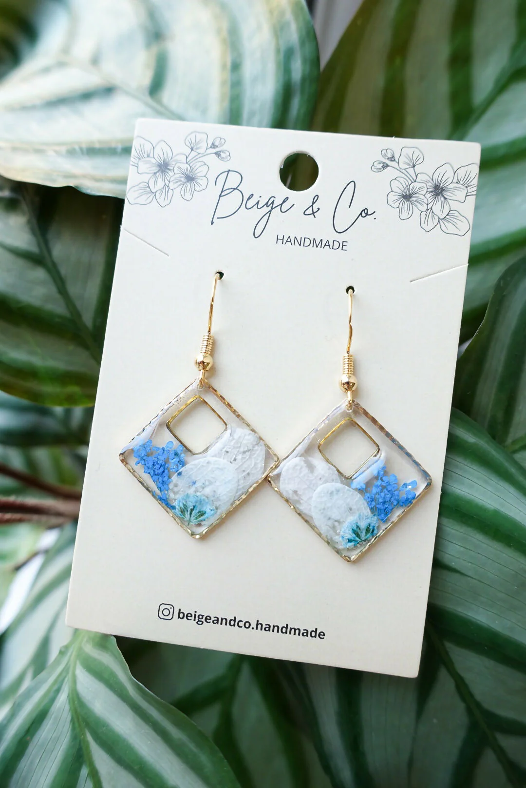 Real Flower Aqua Meadow Hyd Earrings - Image 2