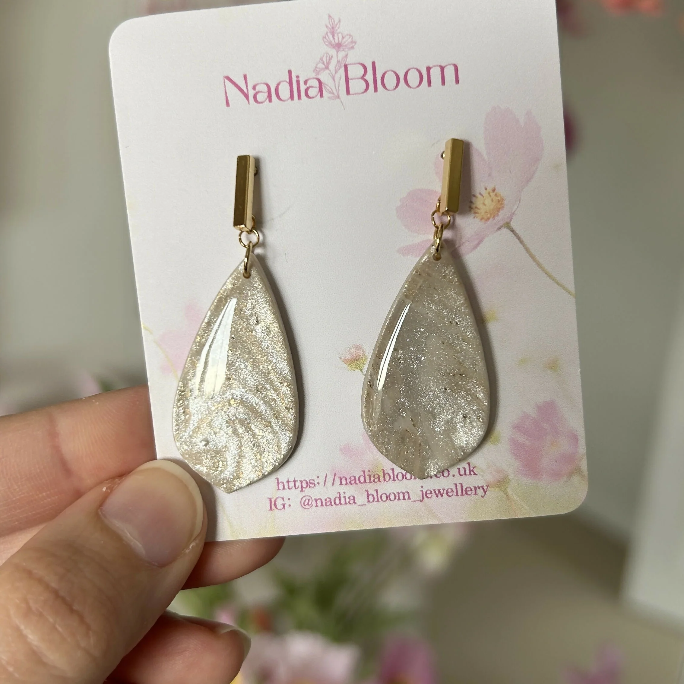 Beige Marble Pattern Earrings - Image 3