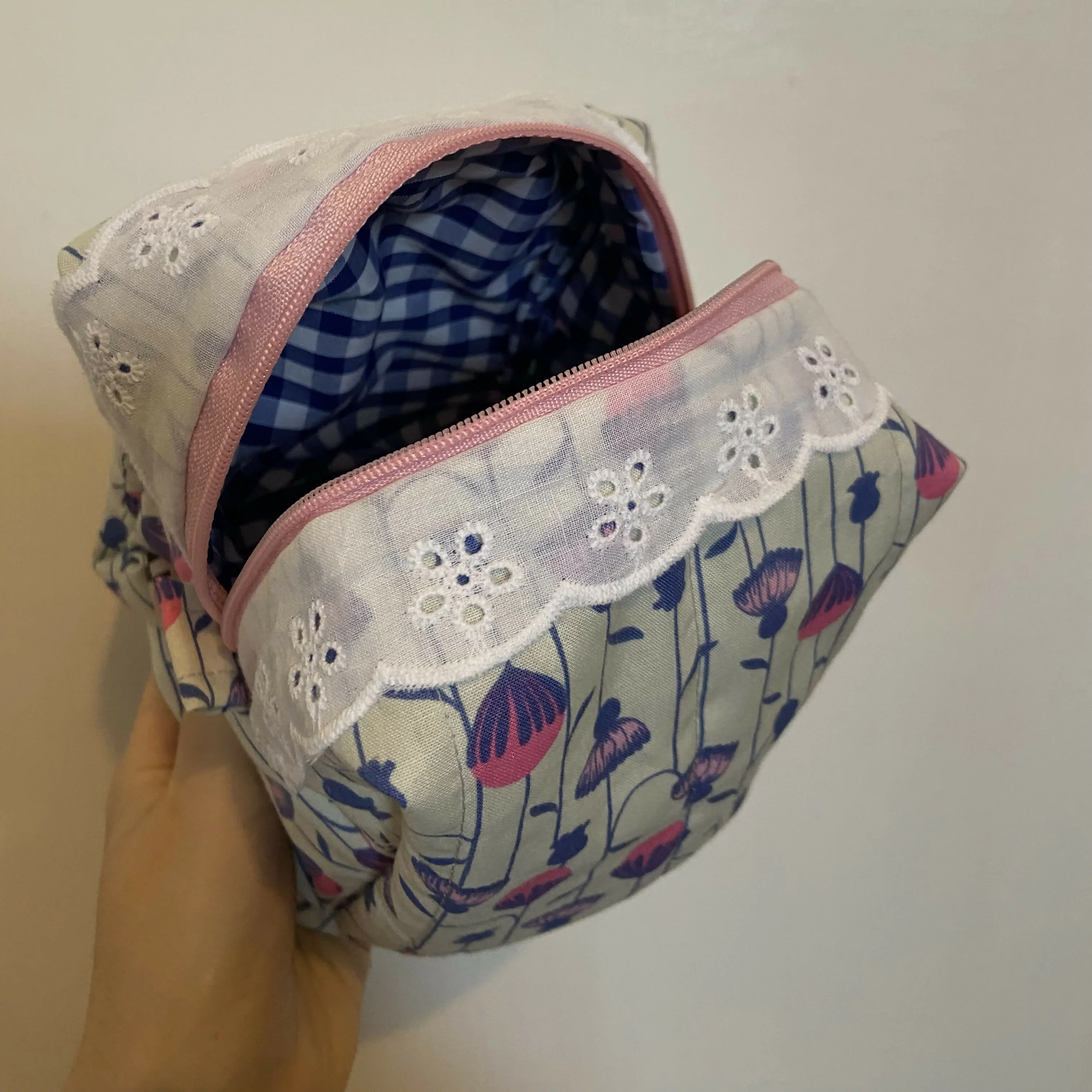Blooming Flowers Tall Boxy Cosmetics Bag - Image 3