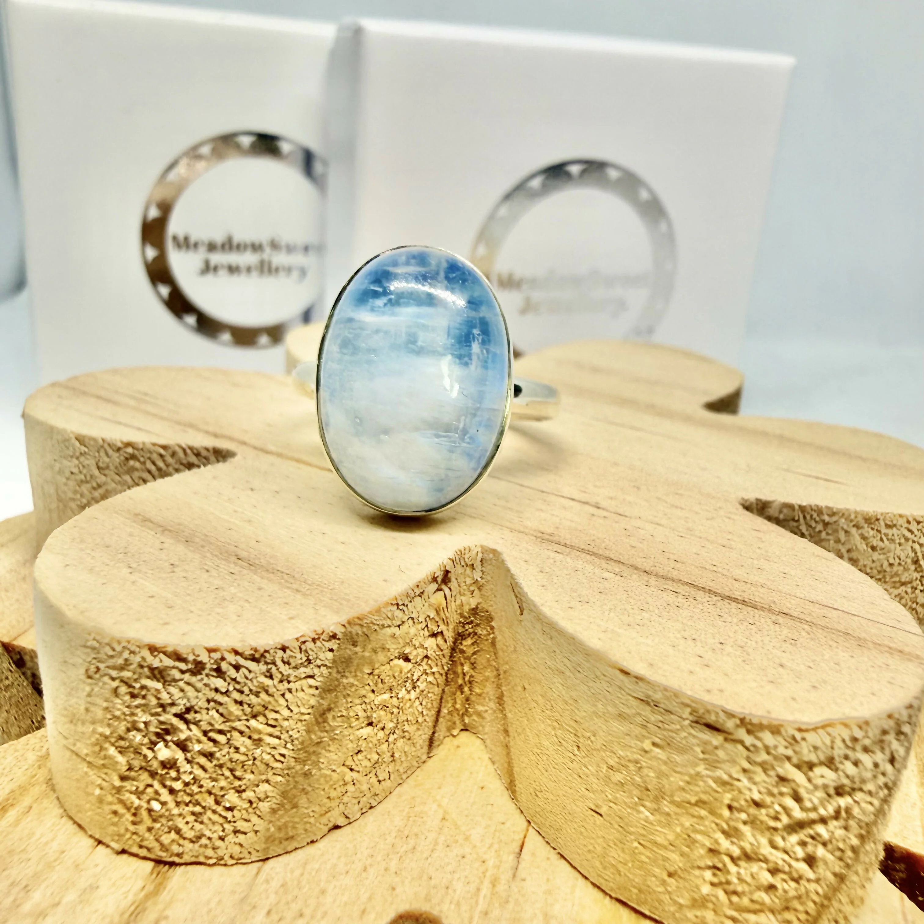 BLUE MOONSTONE OVAL RING SIZE R