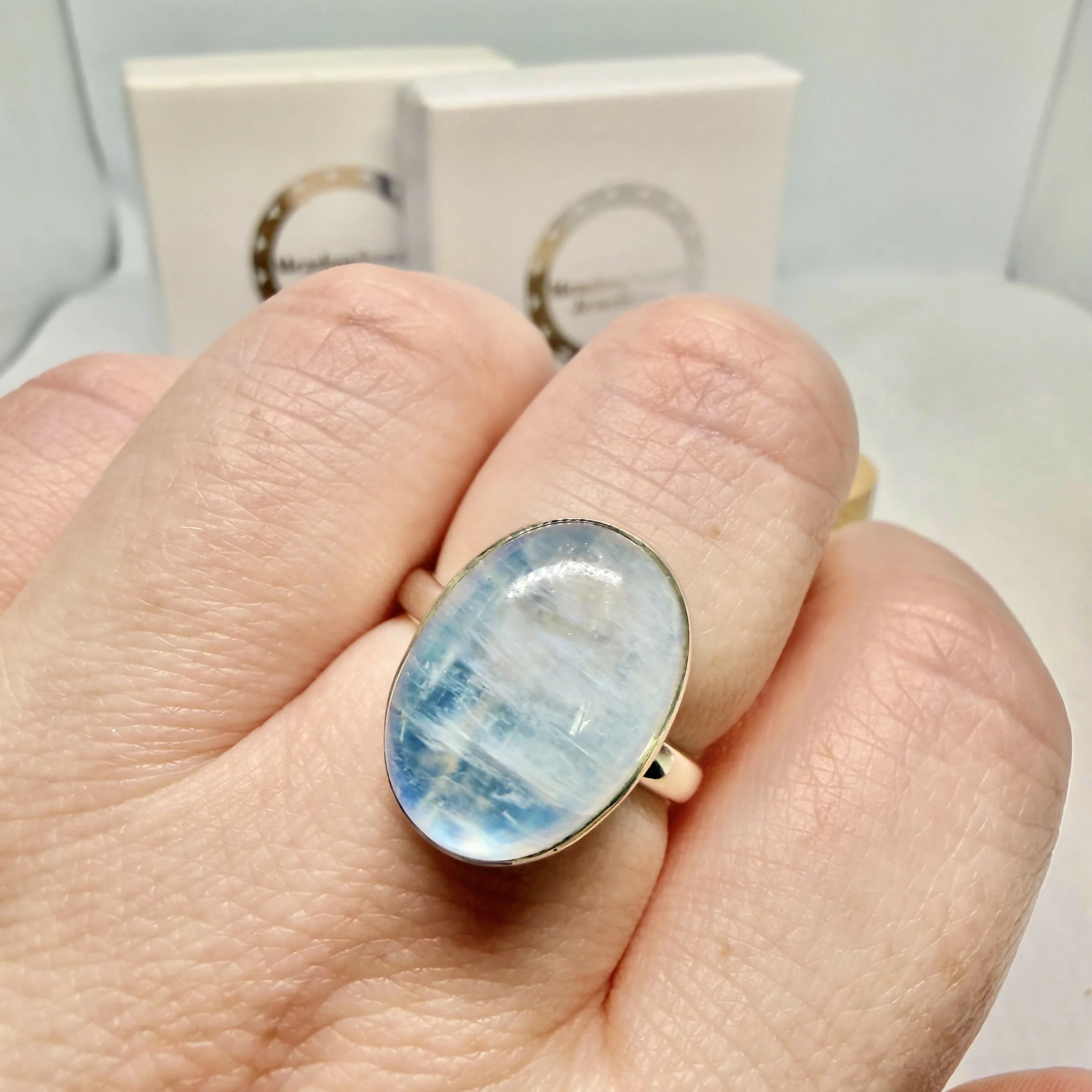 BLUE MOONSTONE OVAL RING SIZE R - Image 3