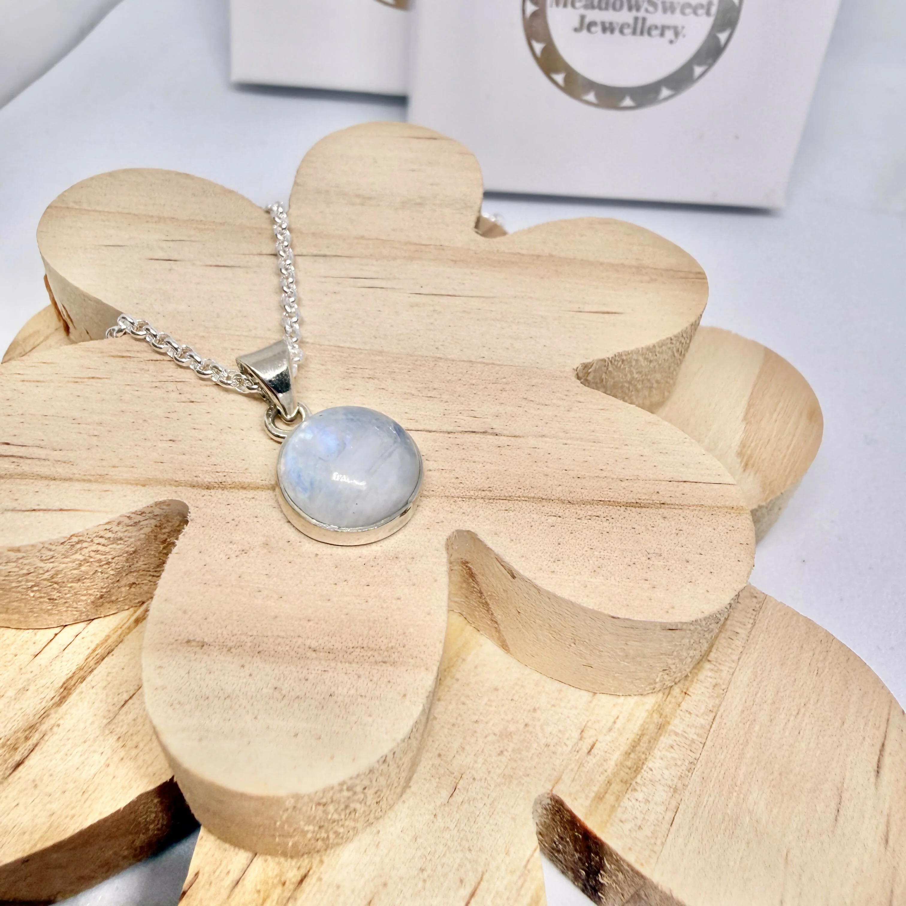 BLUE MOONSTONE ROUND NECKLACE - Image 2