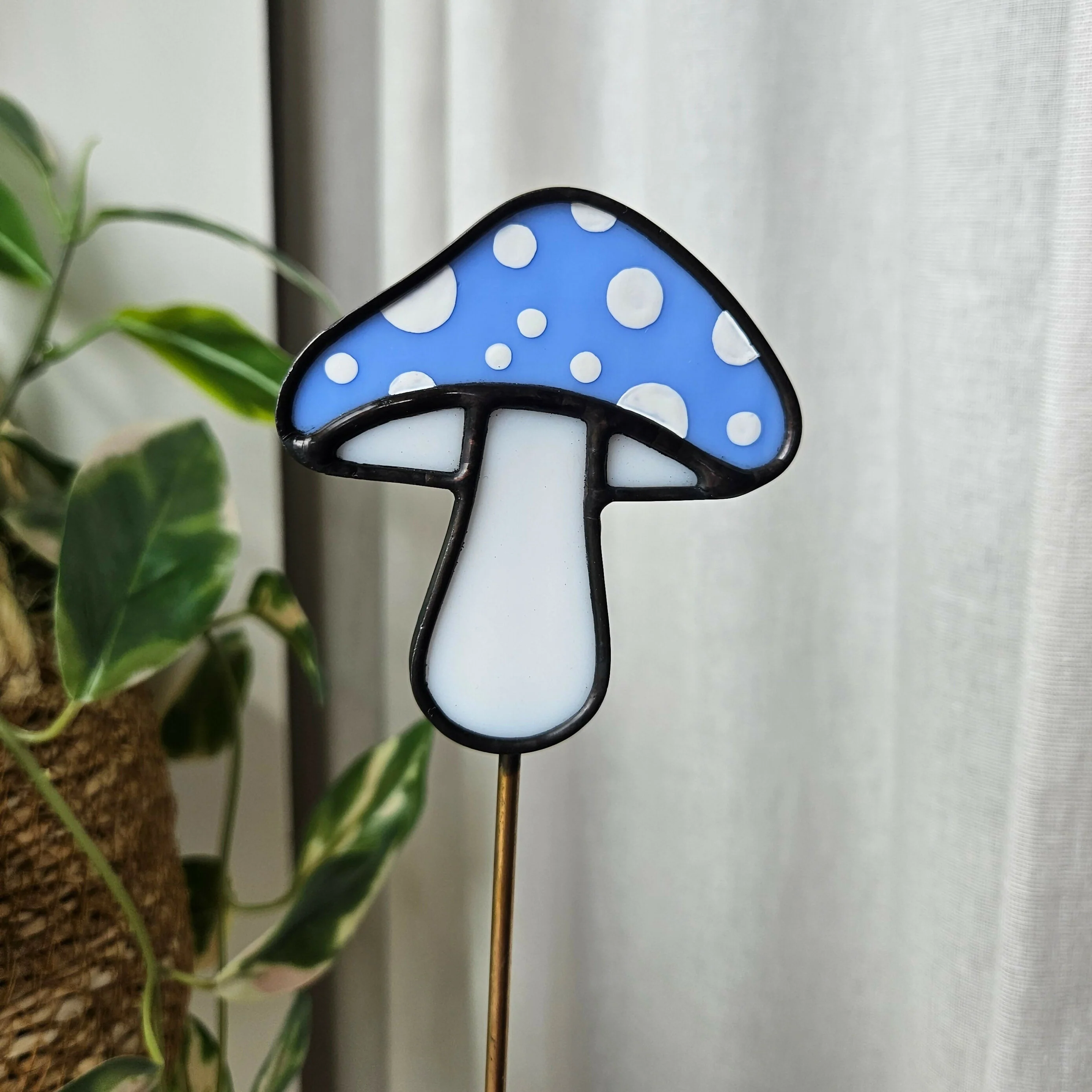 Blue Spotted Mushroom Stained Glass Plantstake - Image 3