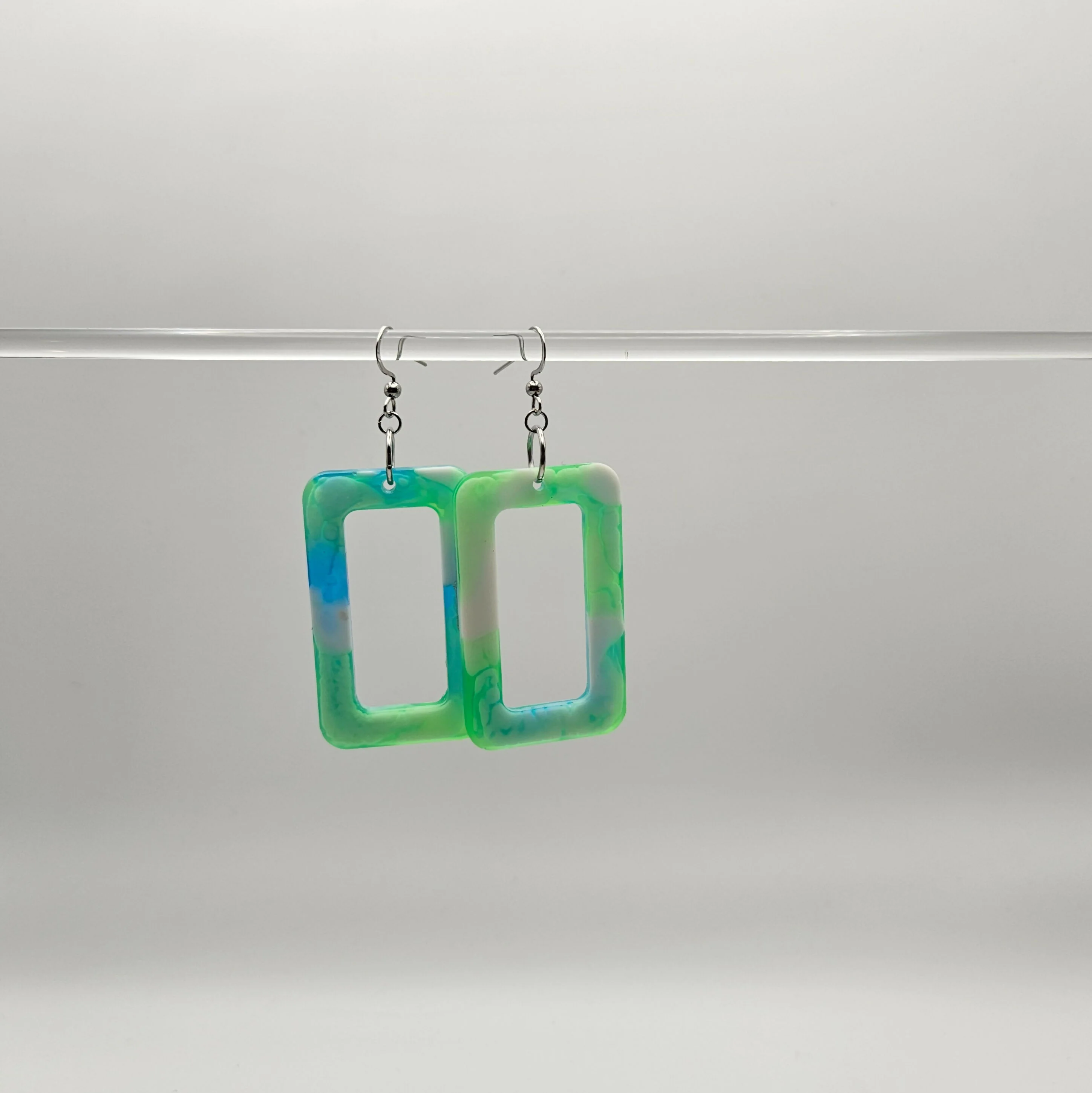 BOLD RESIN EARRINGS - Image 2