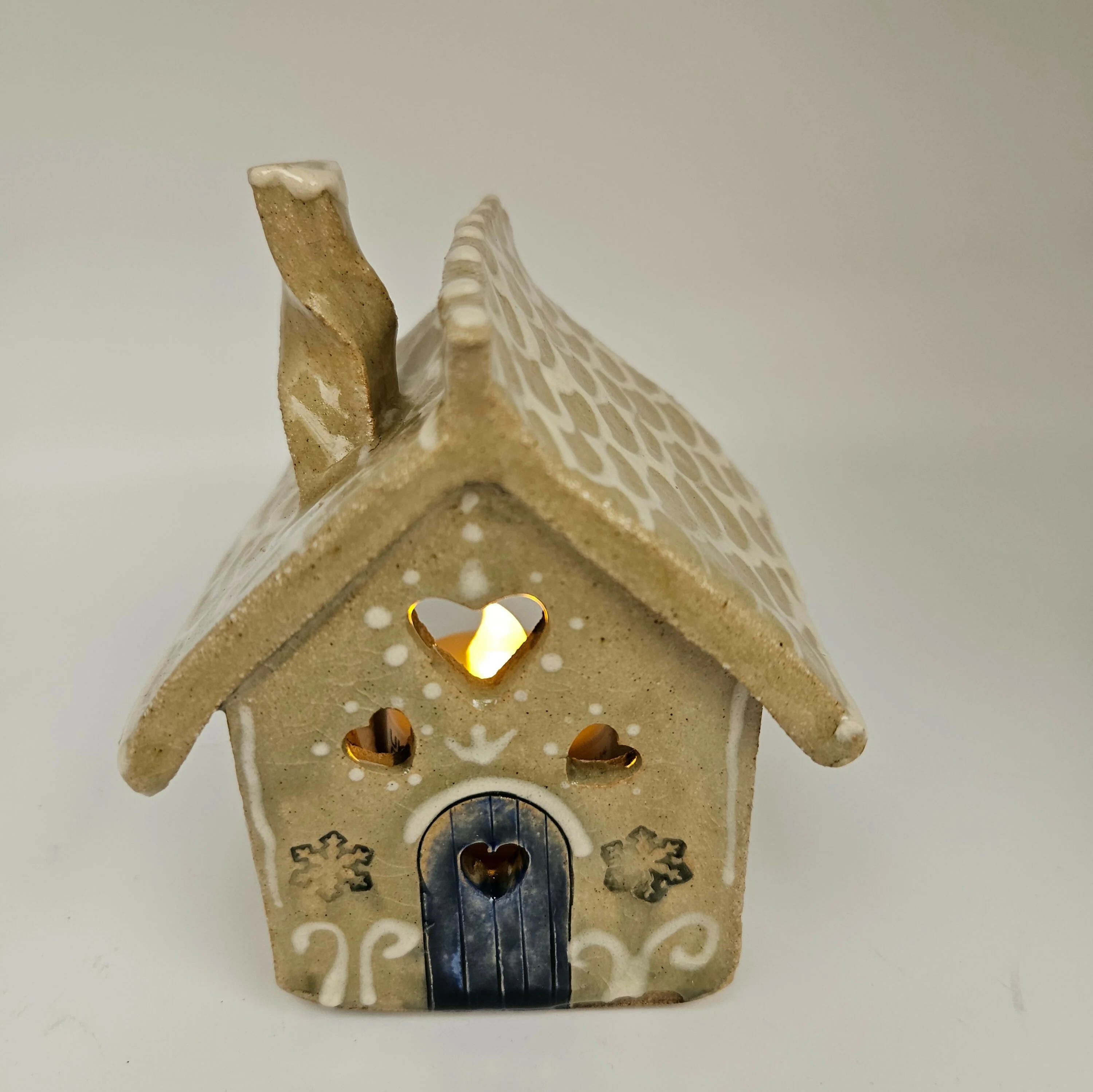CHARMING CERAMIC GINGERBREAD TEA LIGHT HOUSE - Image 4