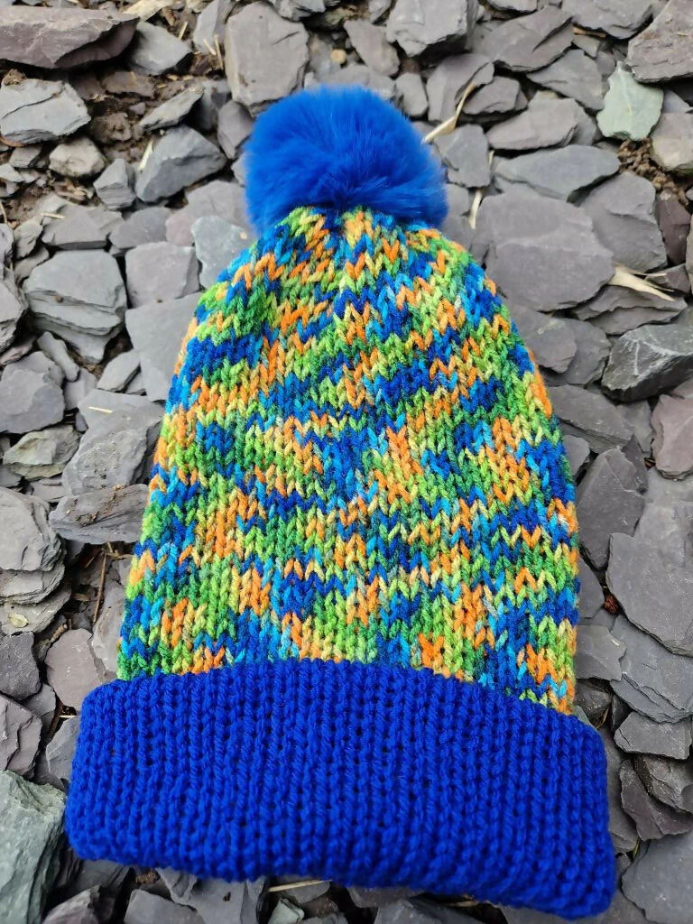 Childrens Bobble Hats - Image 6