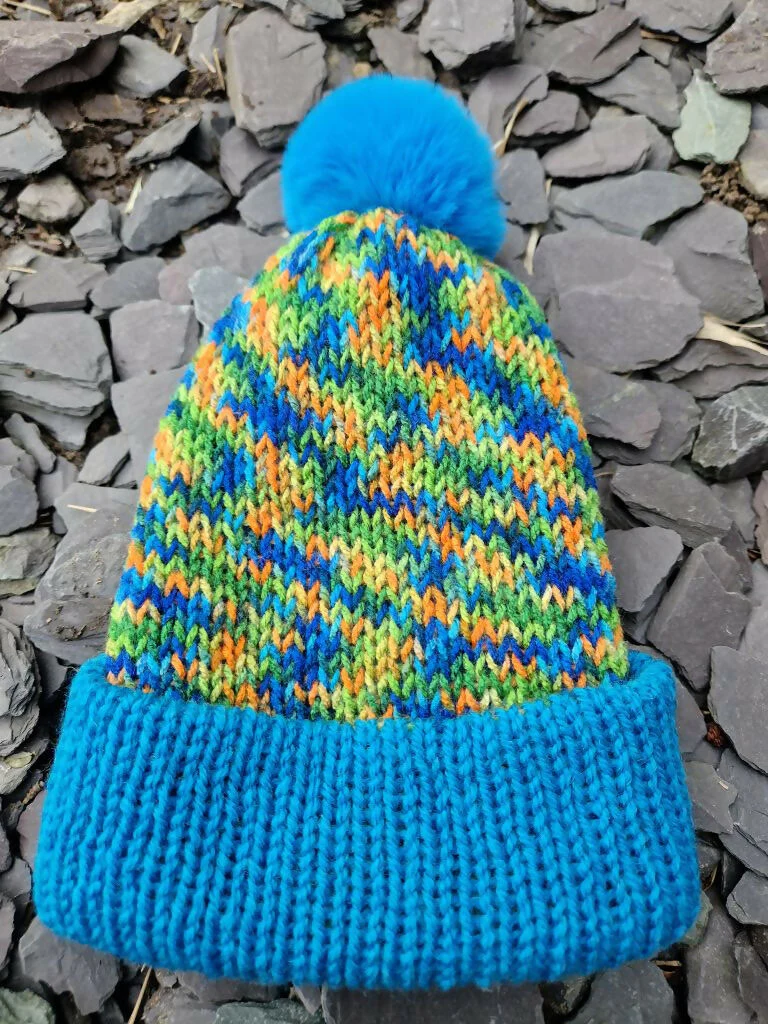 Childrens Bobble Hats - Image 8