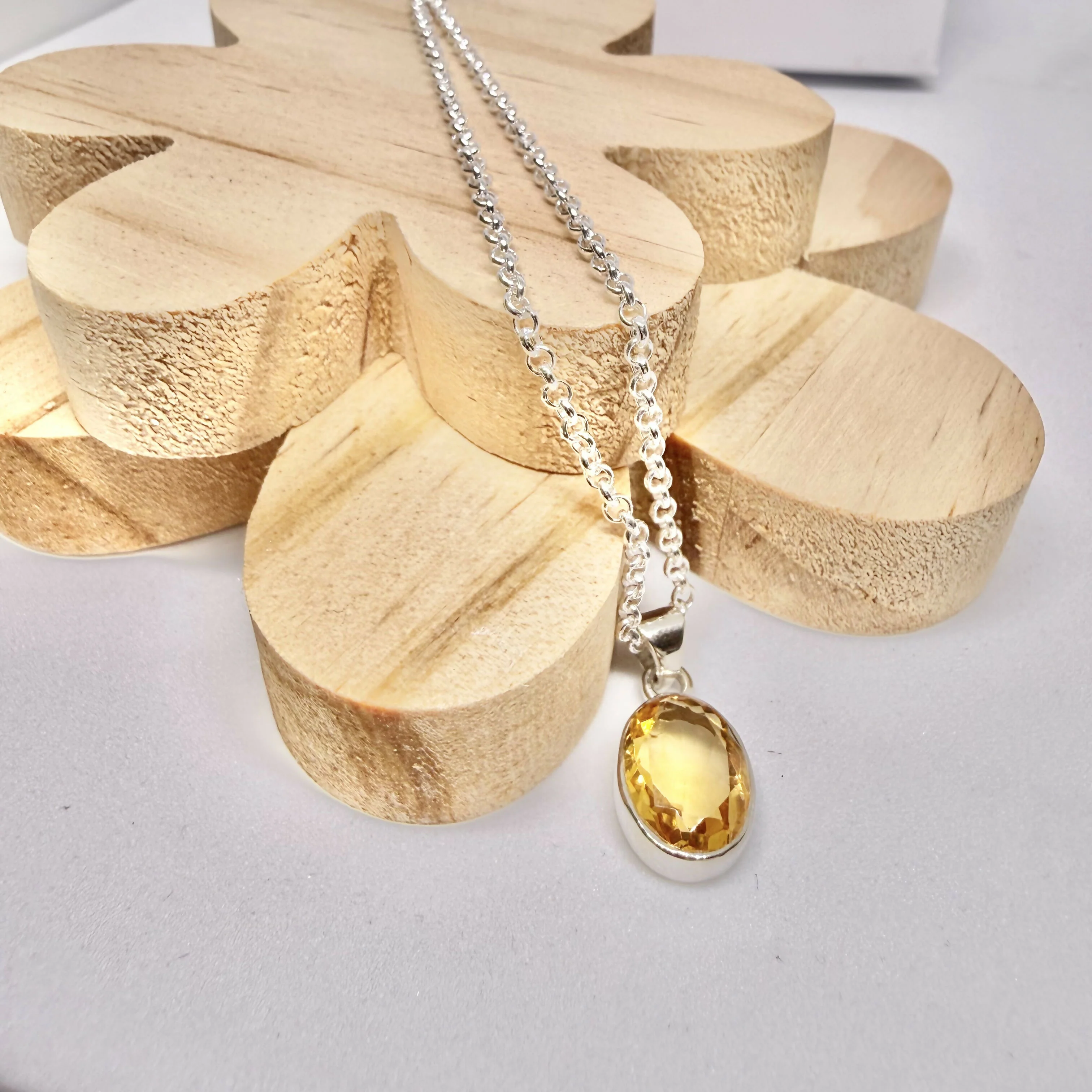 CITRINE OVAL NECKLACE