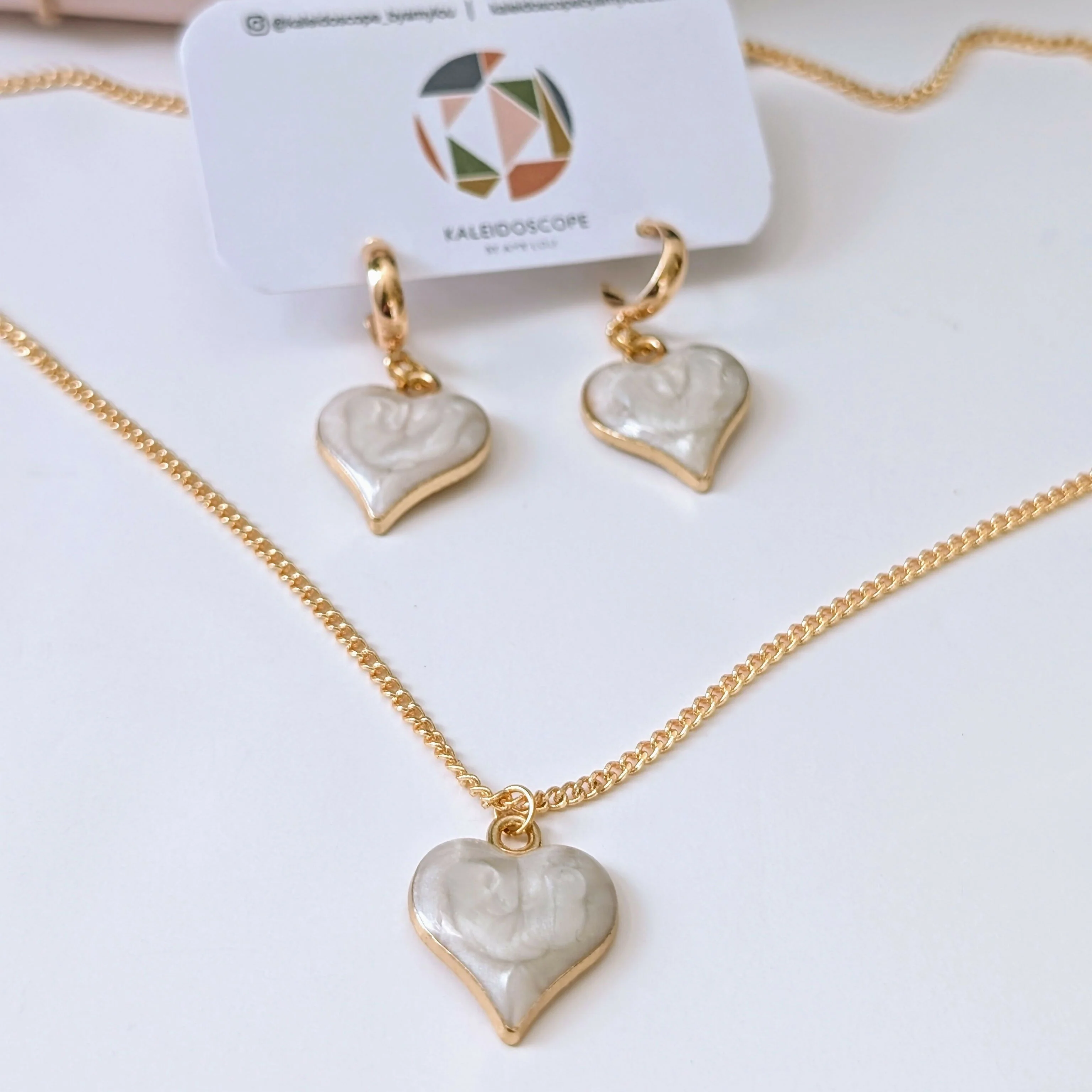 Cream Marbled Enamel Gold Heart Charm Necklace on a Gold Plated Chain - Image 4