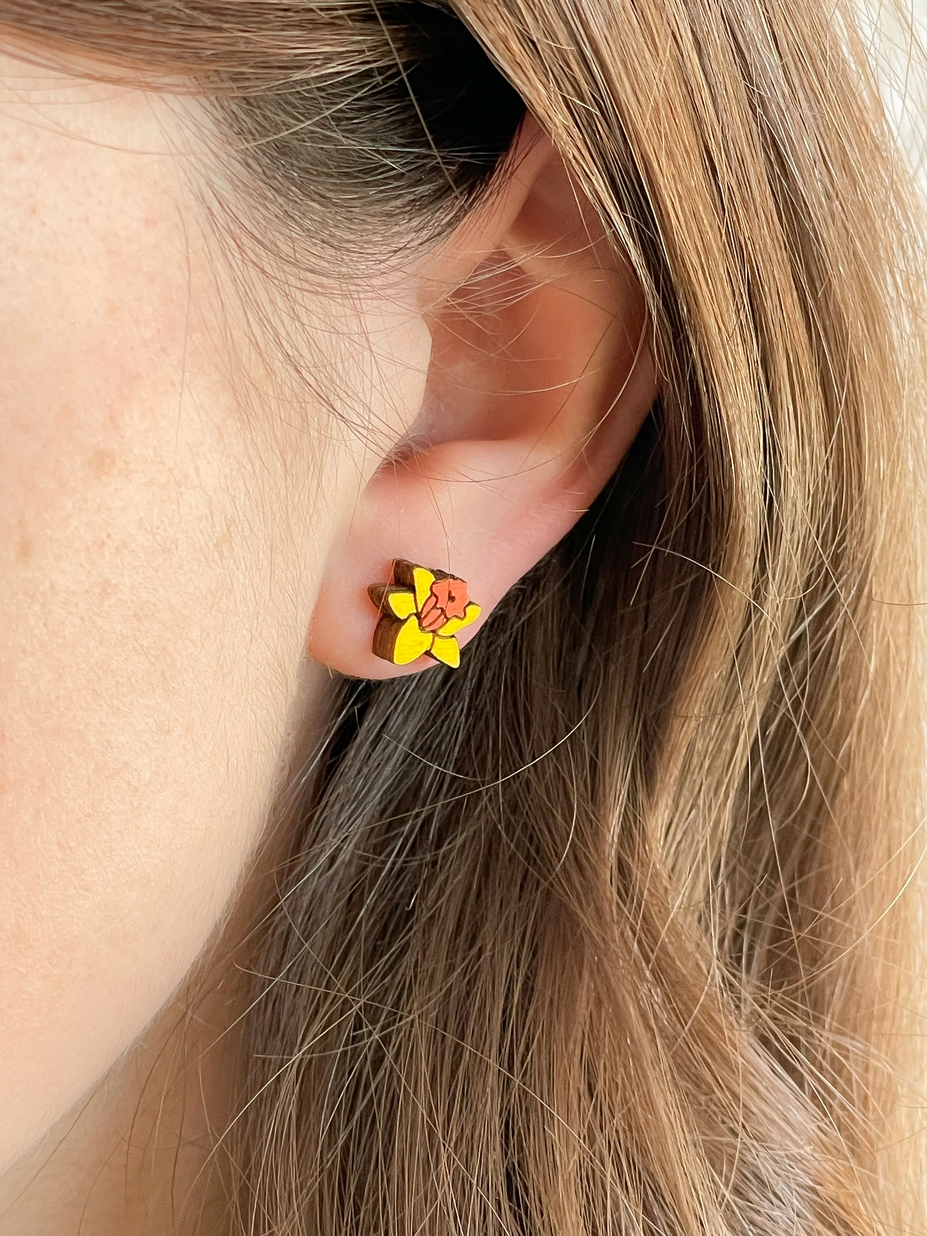 Daffodil Stud Earrings - Image 3