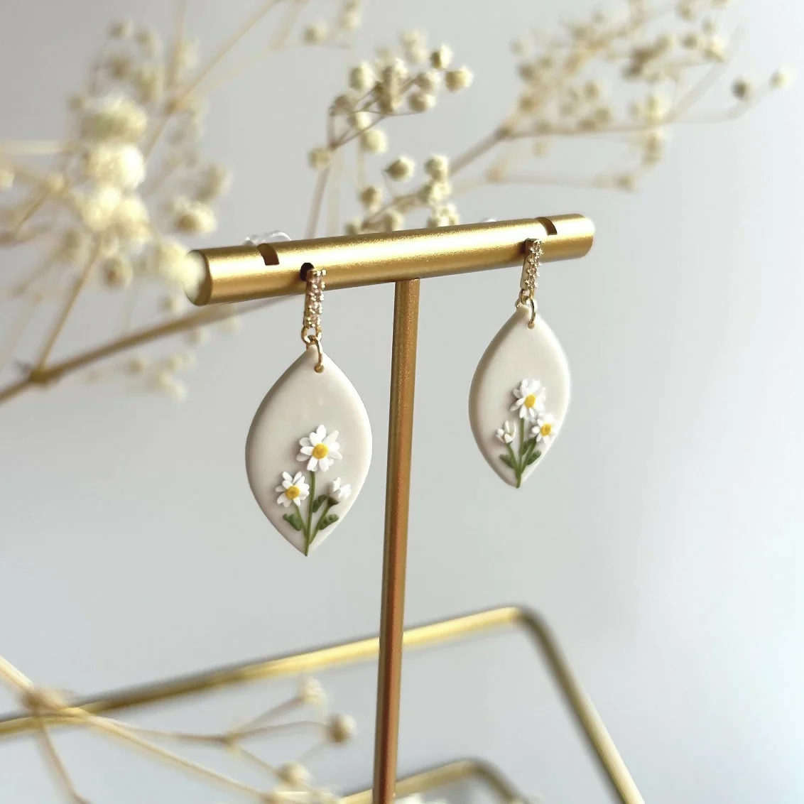 Daisy Flower - Polymer Clay Earrings