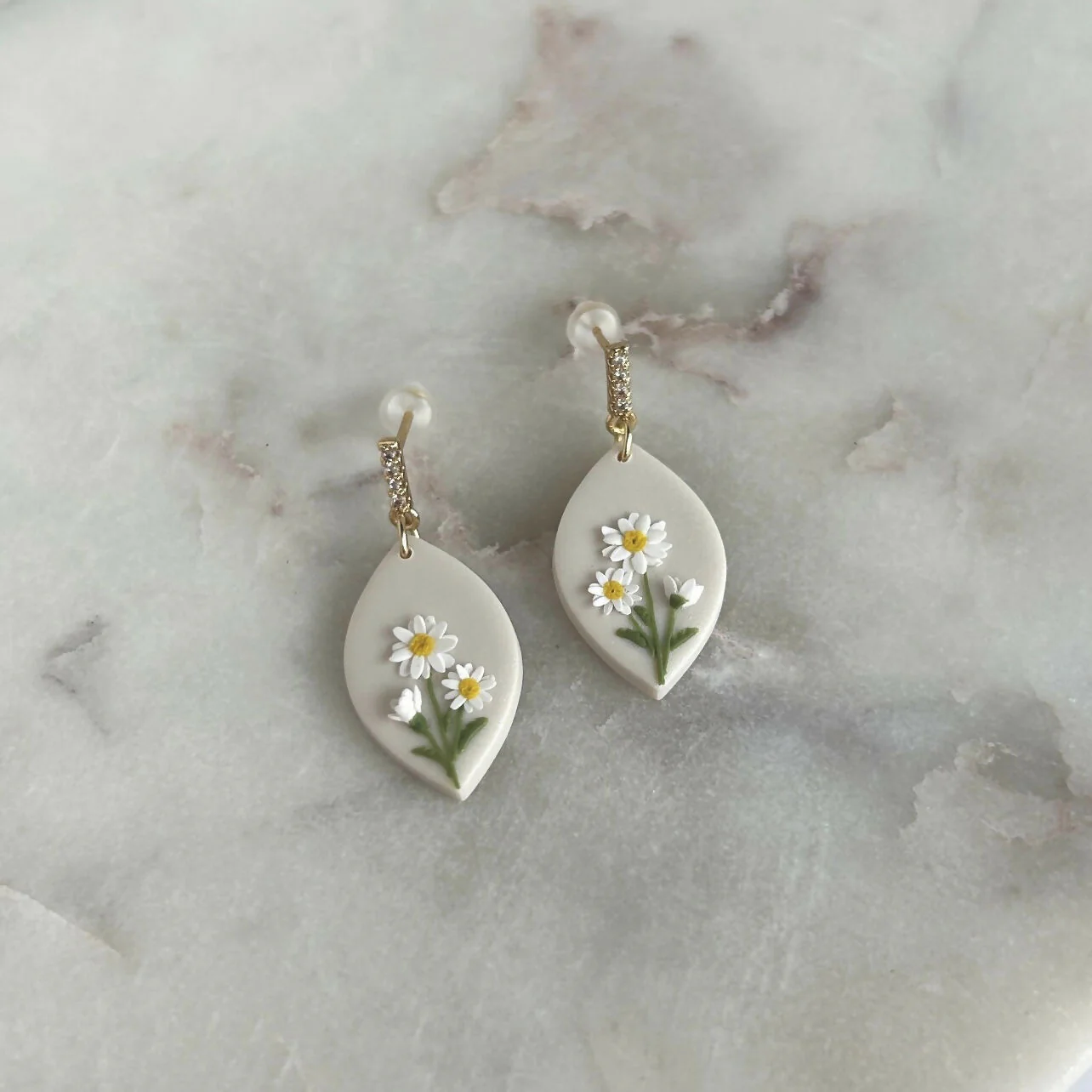 Daisy Flower - Polymer Clay Earrings - Image 3