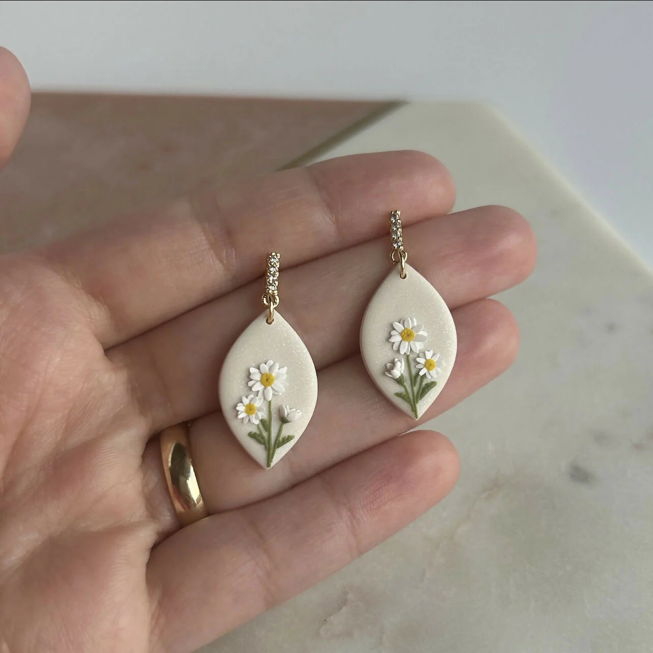 Daisy Flower - Polymer Clay Earrings - Image 4