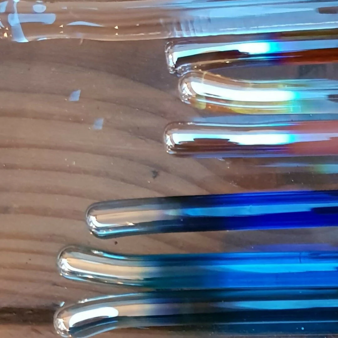 ELEGANT GLASS PENDANT - Image 3