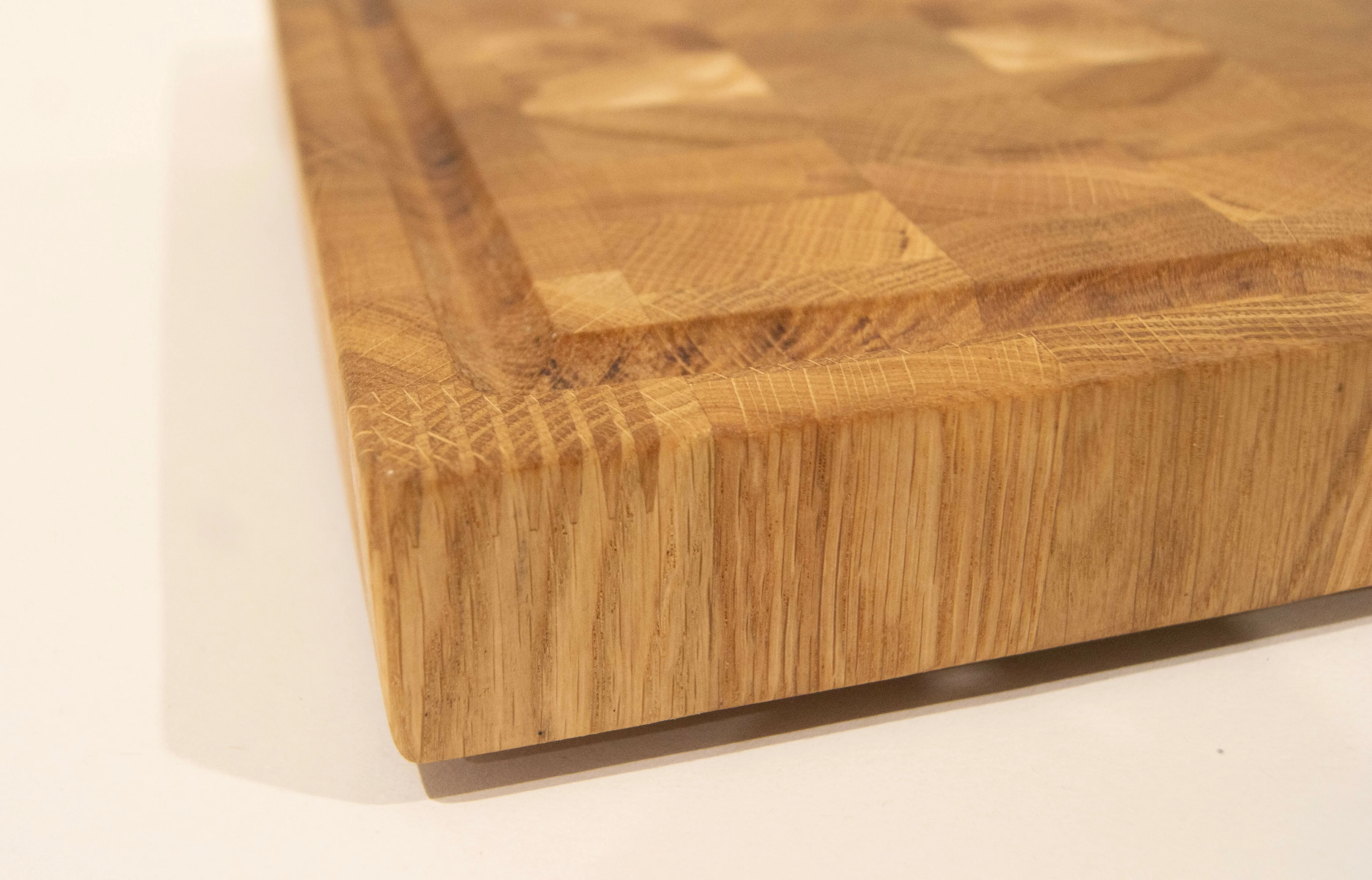 End-grain Oak Chopping Board - Image 2