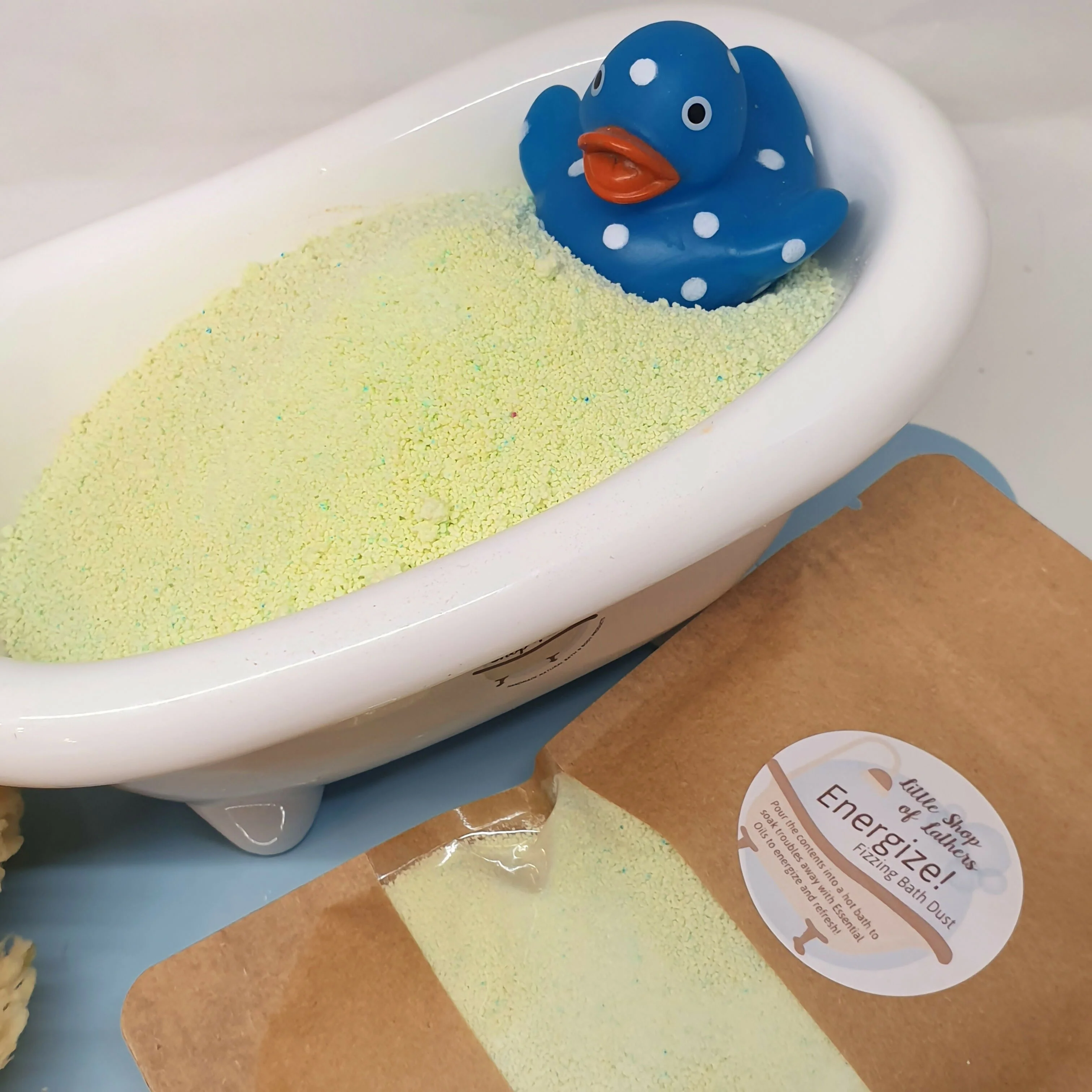 Energize Fizzing Bath Dust - Image 4