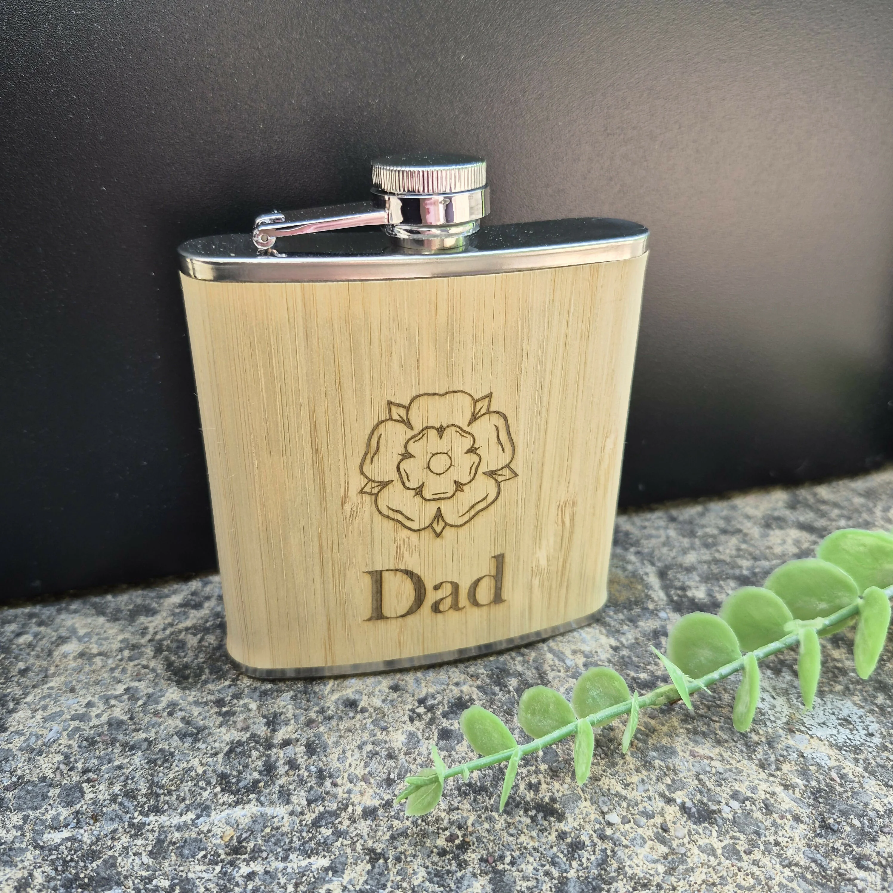 Engraved Bamboo & Stainless Steel Hip Flask – 6oz Gift for Father's Day, Birthday or Christmas - Dad Yorkshire Rose Design - Image 3