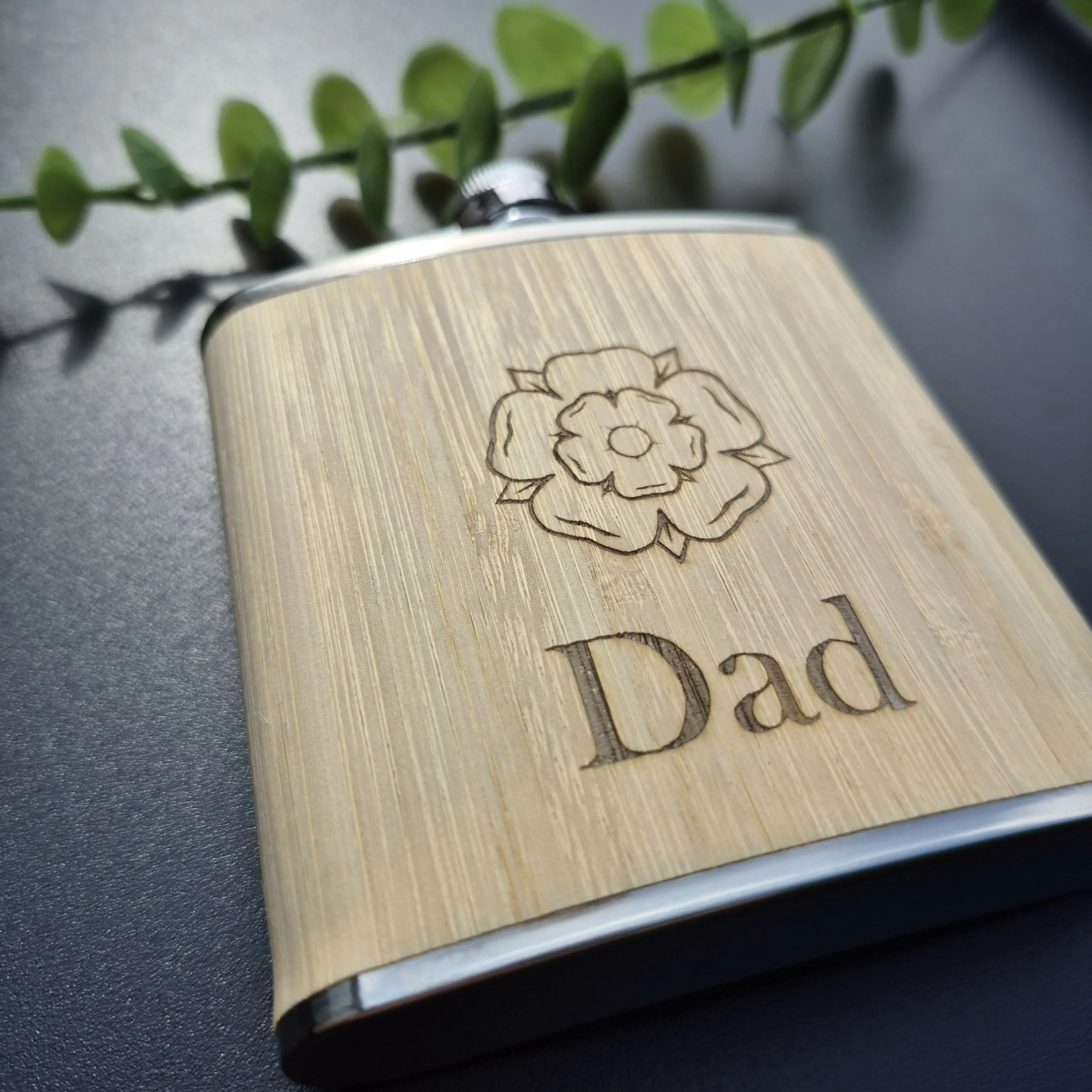 Engraved Bamboo & Stainless Steel Hip Flask – 6oz Gift for Father's Day, Birthday or Christmas - Dad Yorkshire Rose Design - Image 4