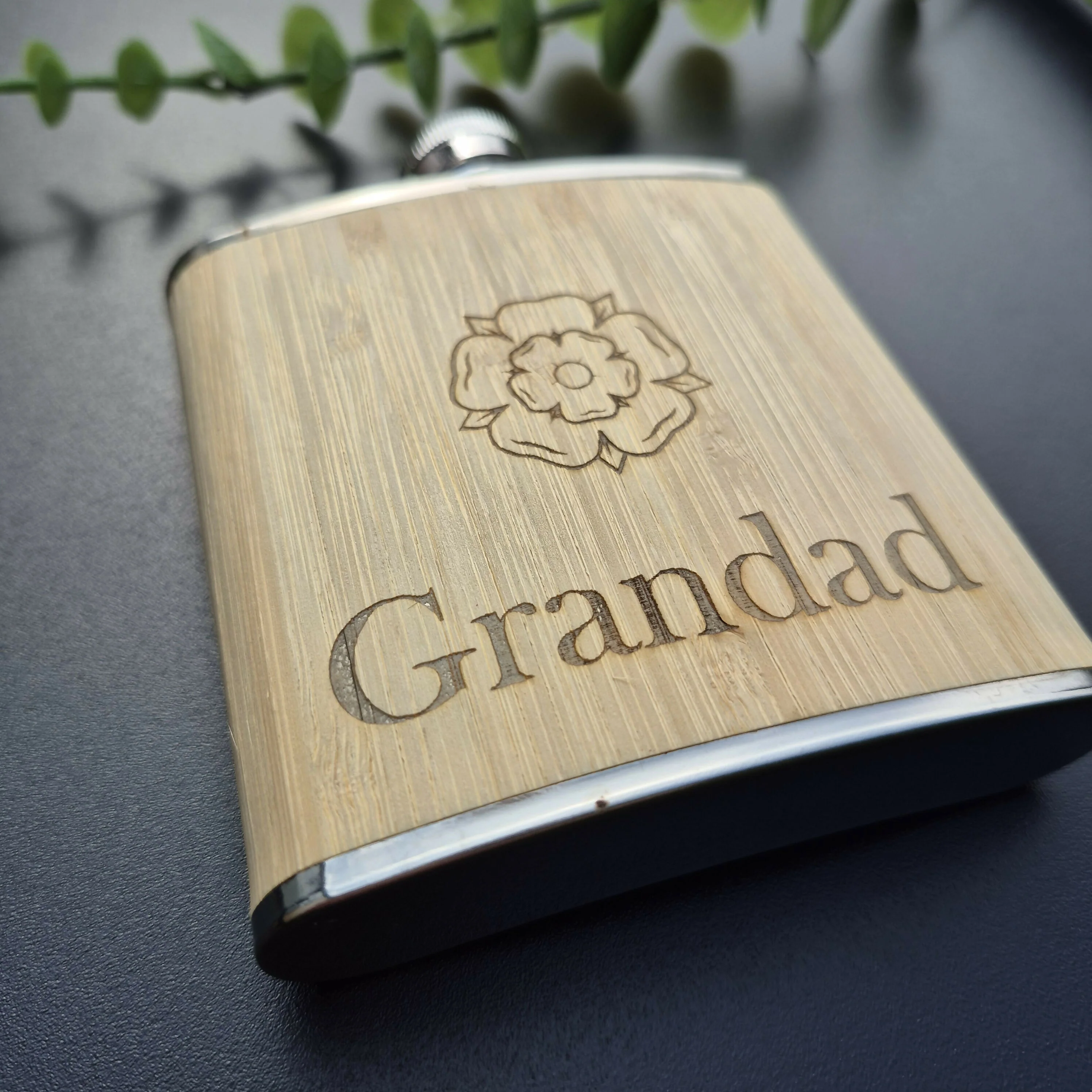 Engraved Bamboo & Stainless Steel Hip Flask – 6oz Gift for Father's Day, Birthday or Christmas - Grandad Yorkshire Rose Design - Image 4