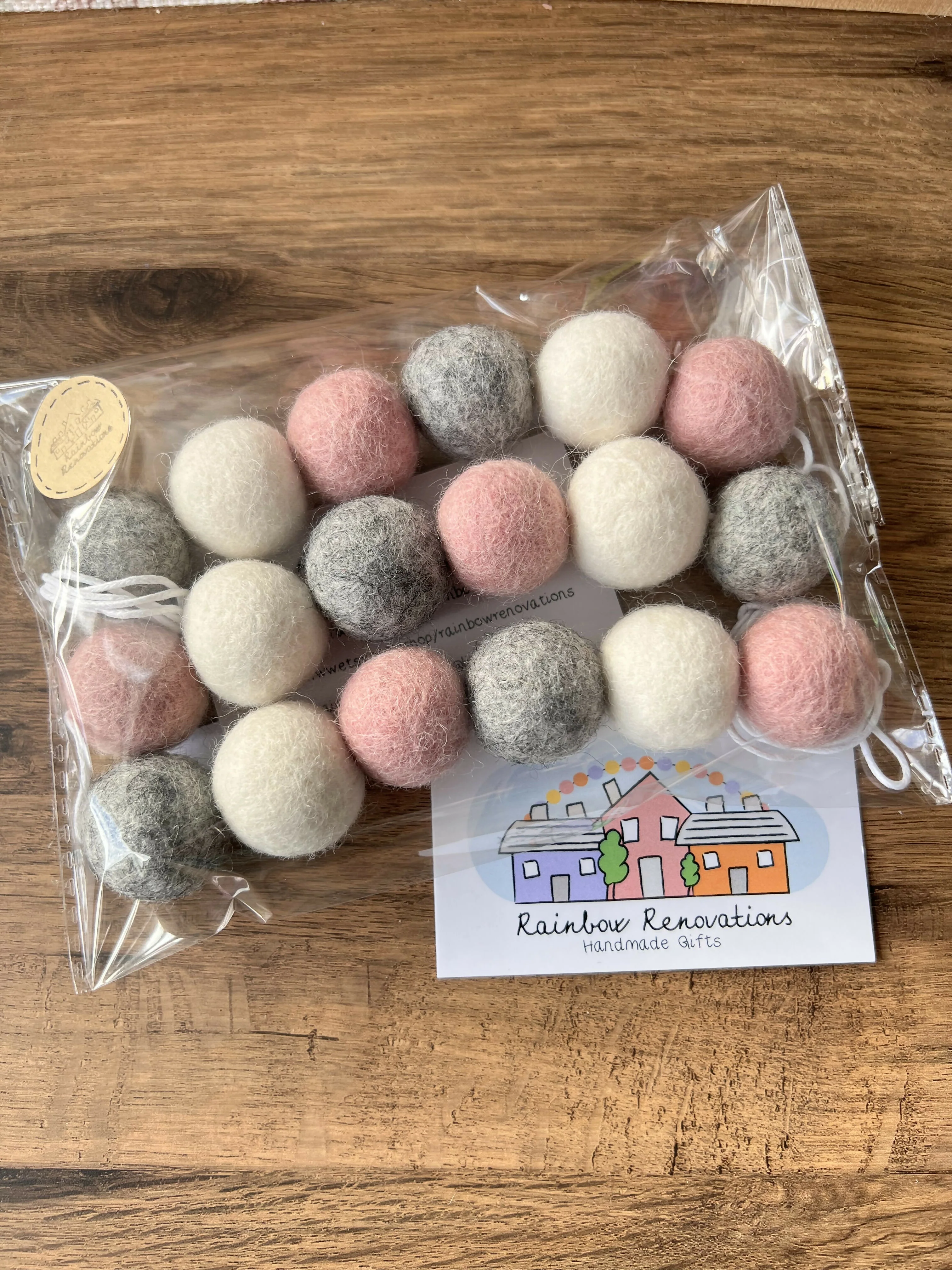 Feltball Garland (18 feltballs) - Image 10