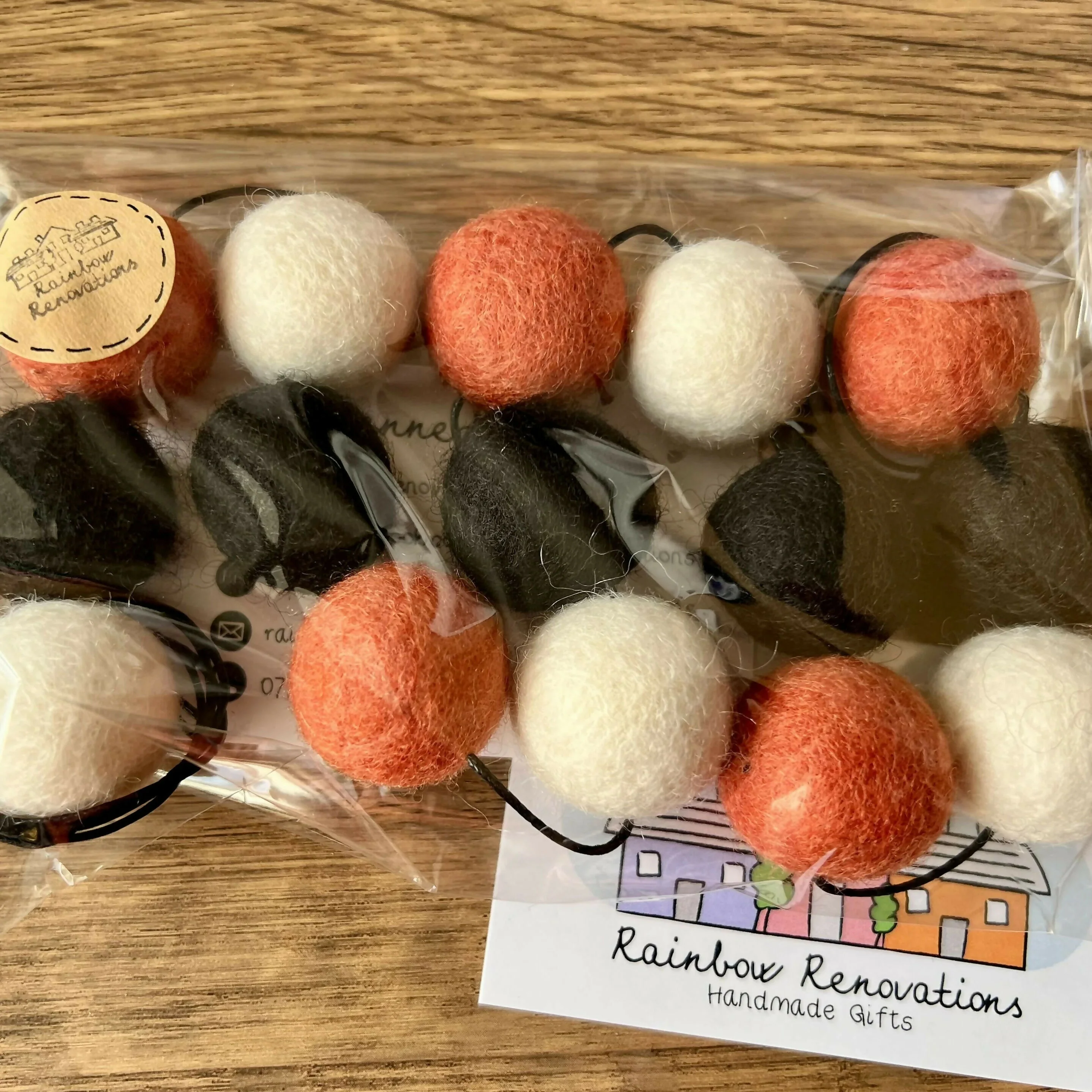 Feltball Garland (15 feltballs)