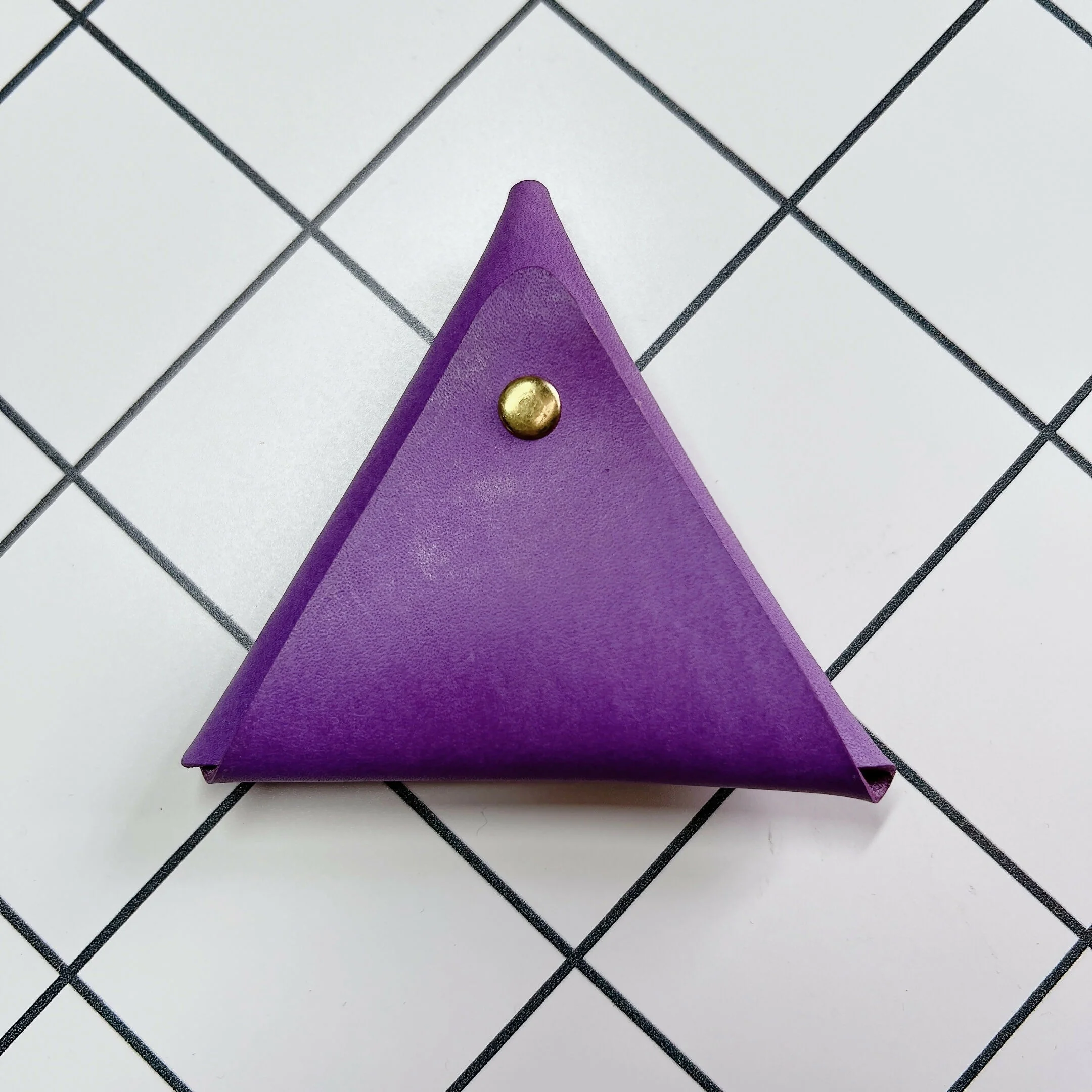 Fold Edge Triangle Leather Coin Case - Image 8