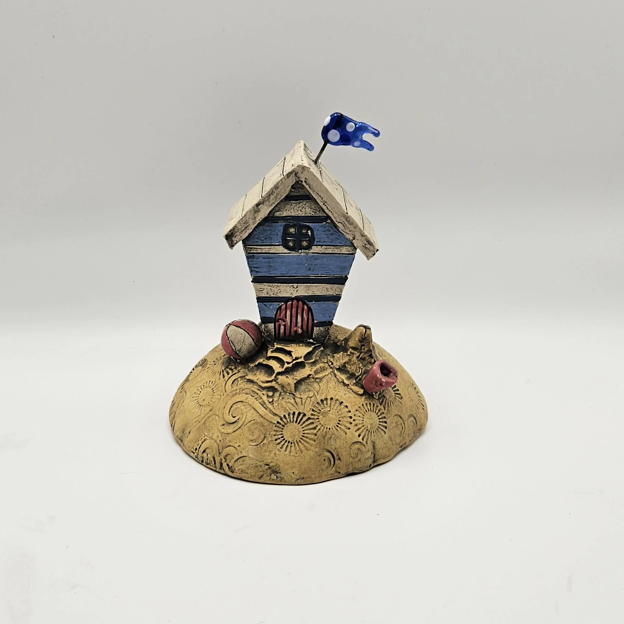 FUN CERAMIC BEACH HUT