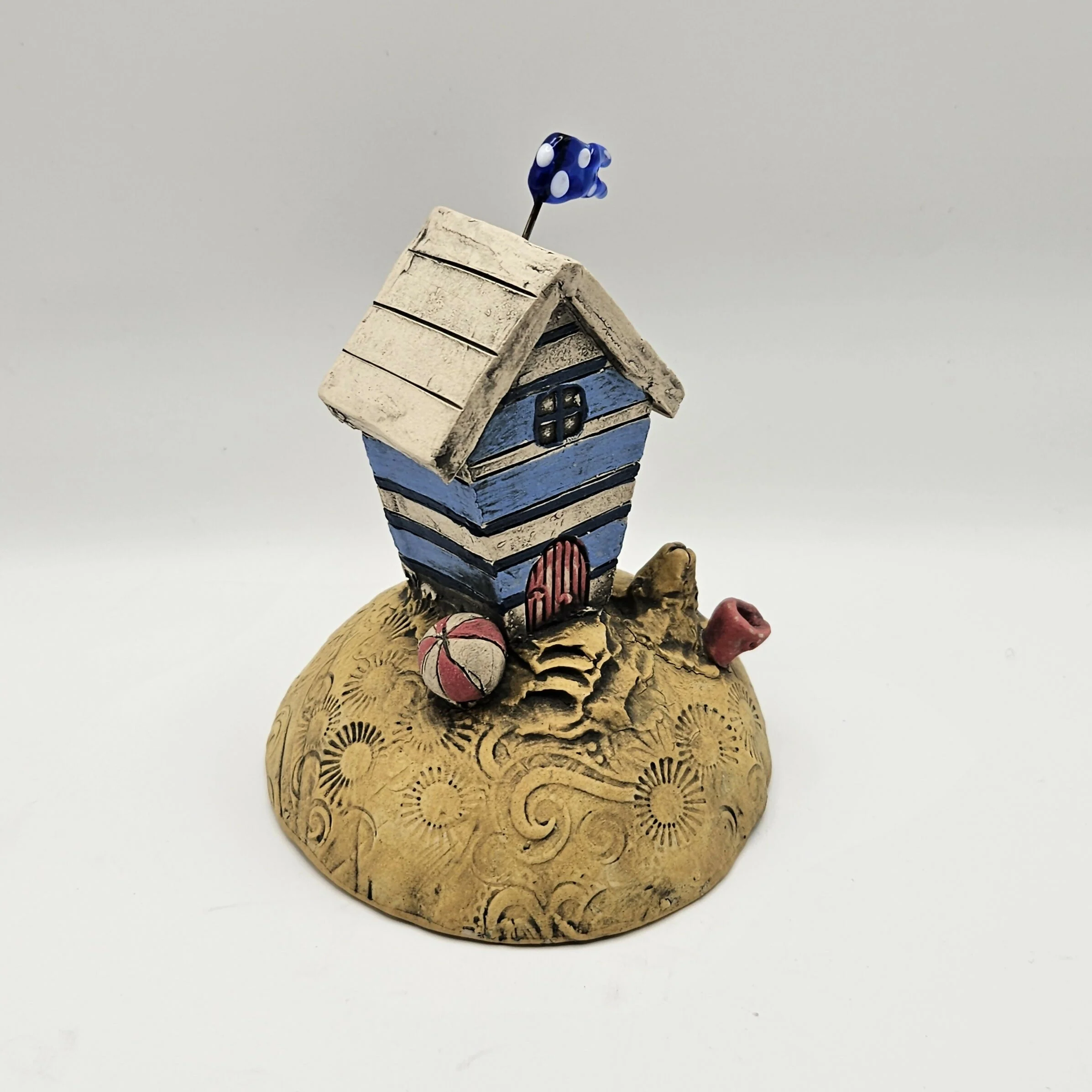 FUN CERAMIC BEACH HUT - Image 2
