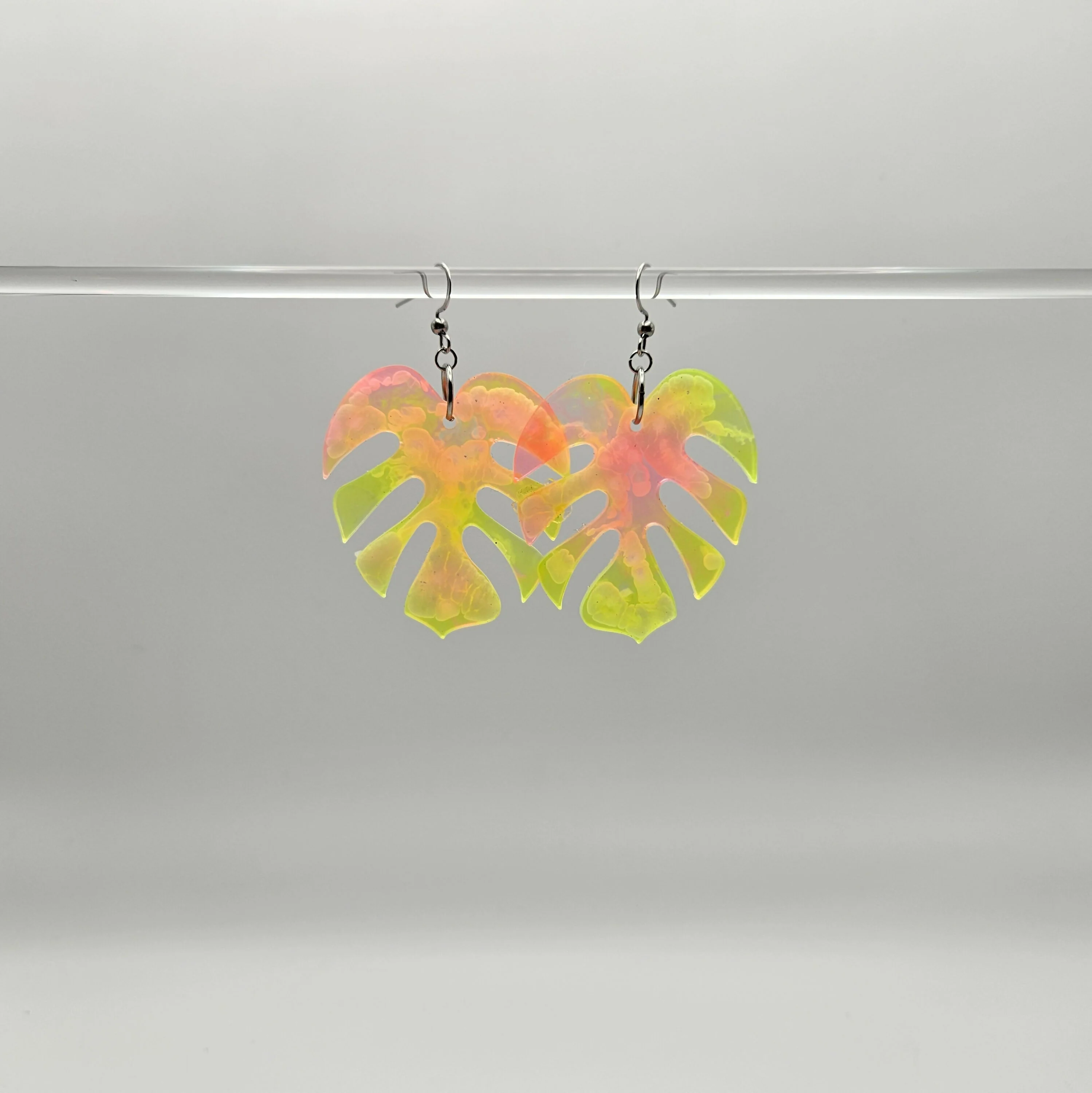 FUN MONSTERA LEAF EARRINGS