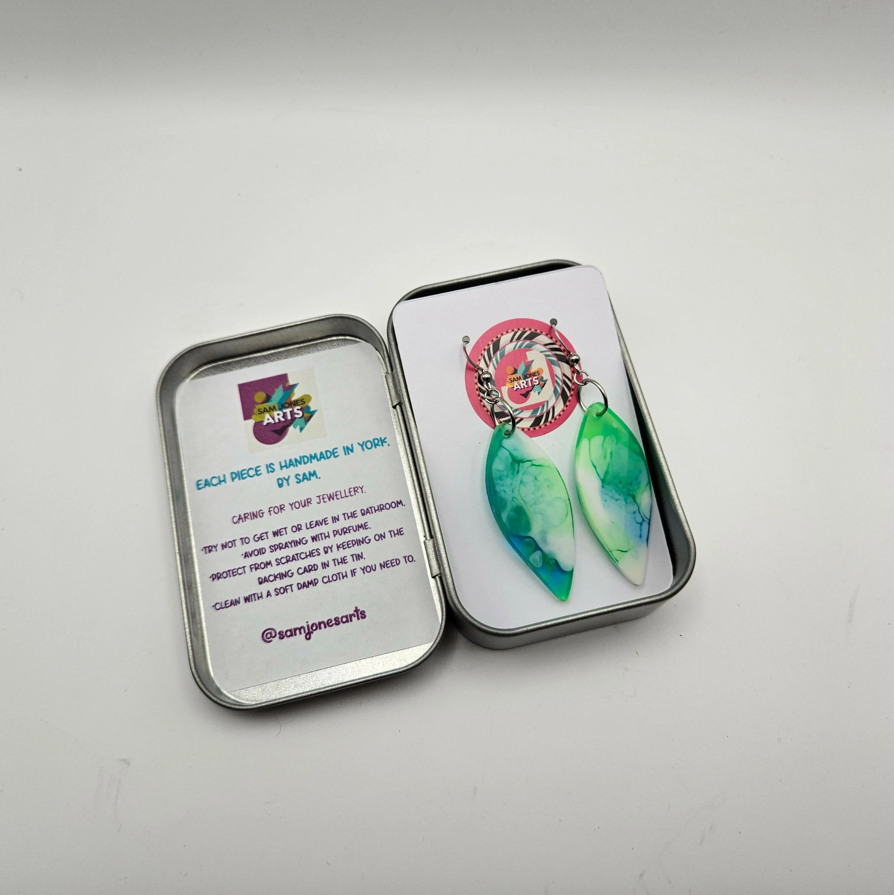 FUN RESIN EARRINGS - Image 4