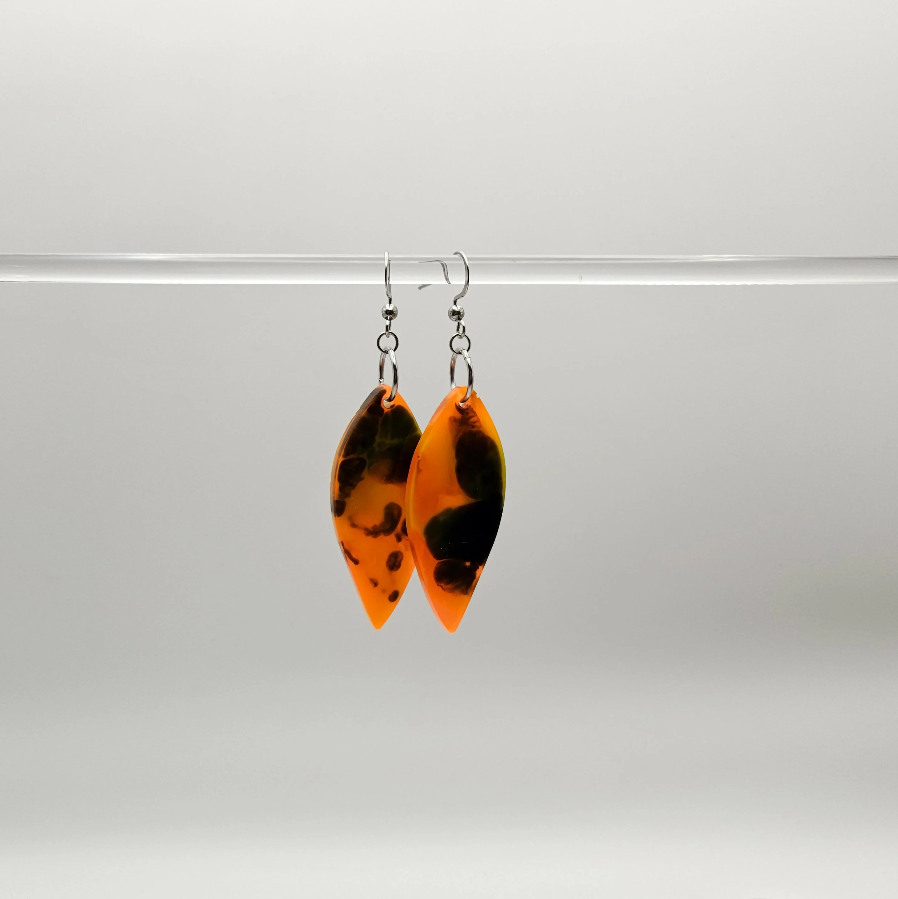 FUN RESIN EARRINGS - Image 5
