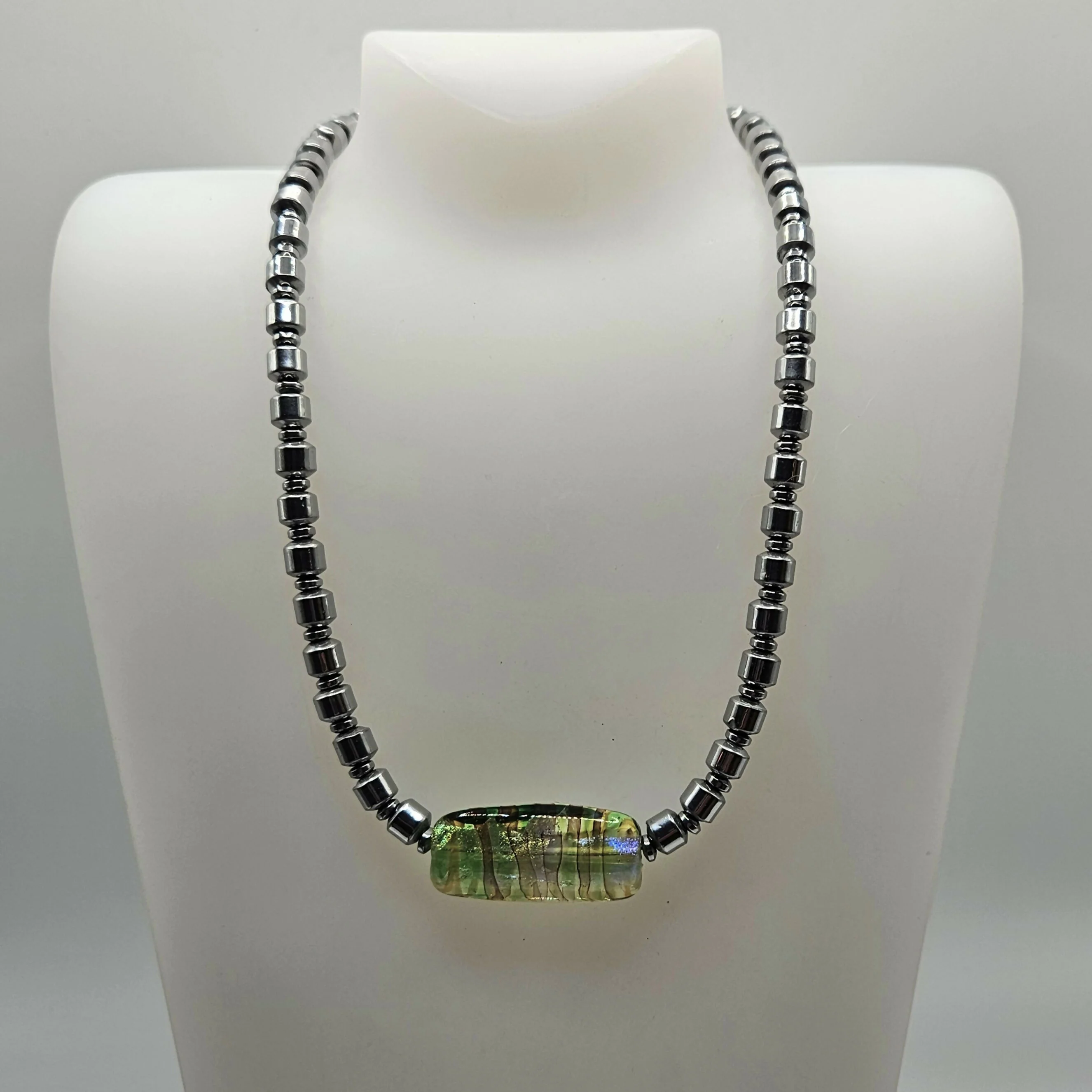 GLASS AND HEAMATITE BEADED NECKLACE - Image 2