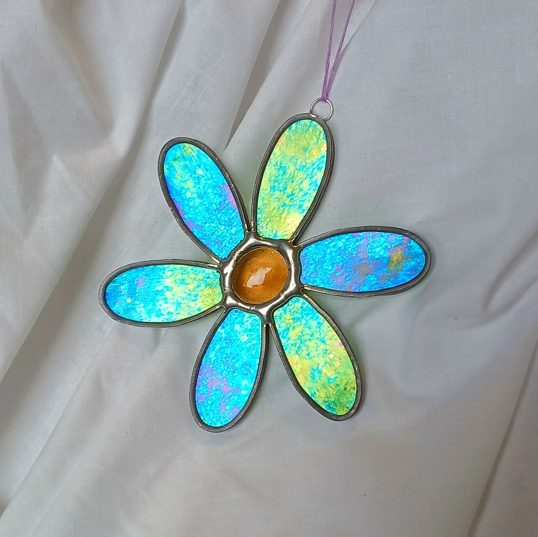 Green Stained Glass Daisy Flower Suncatcher - Image 3