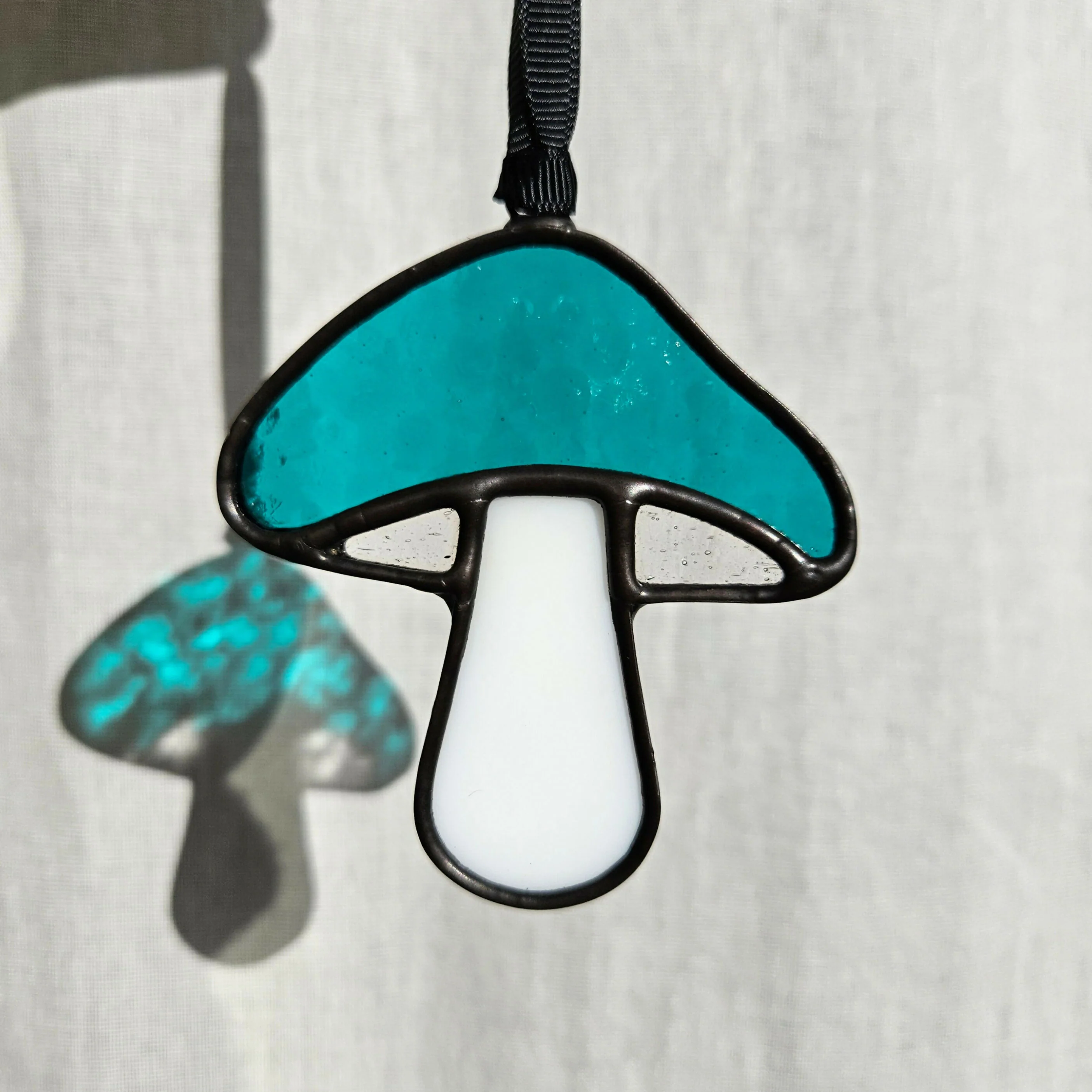 Hammered Blue Mushroom Stained Glass Suncatcher - Image 3