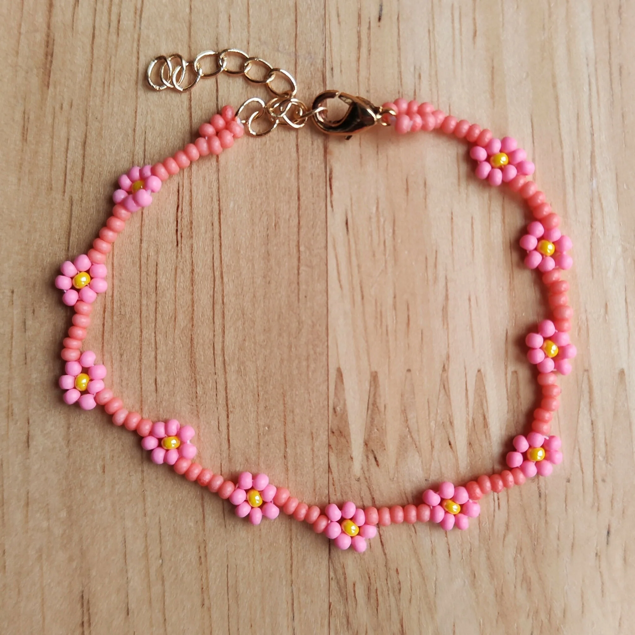 Hand-Beaded Daisy Bracelet with Clasp – Dainty Pastel Floral Design - Image 9