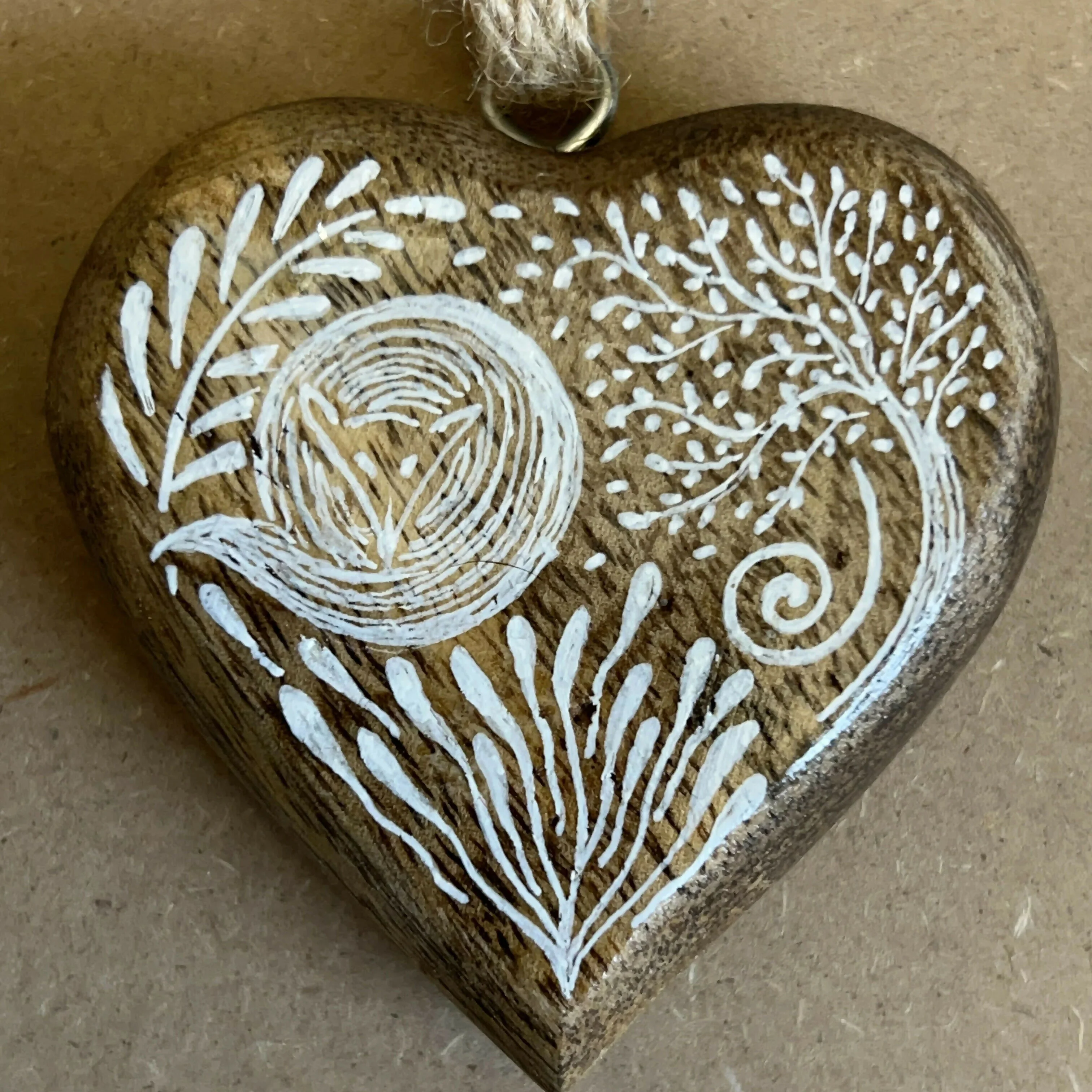 HAND PAINTED MANGO WOOD HEART - Image 3