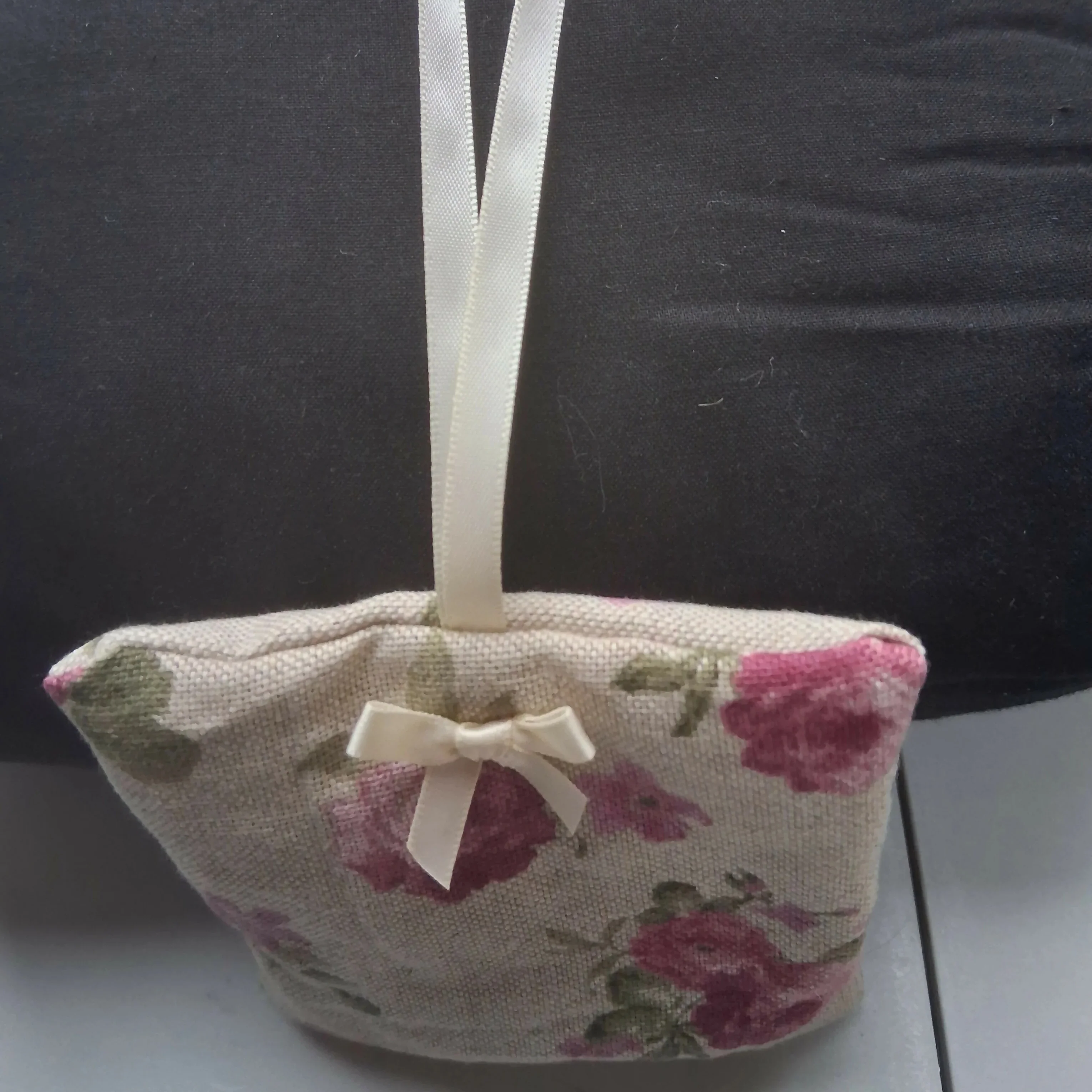 Handmade Cotton Rich Linen Lavender Sachet - Image 2