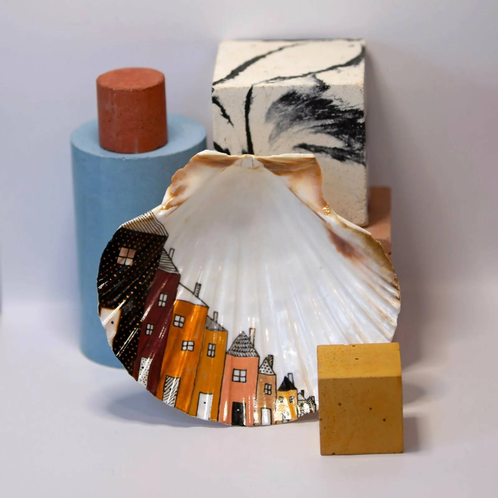 Handpainted Scallop Shells - Image 4