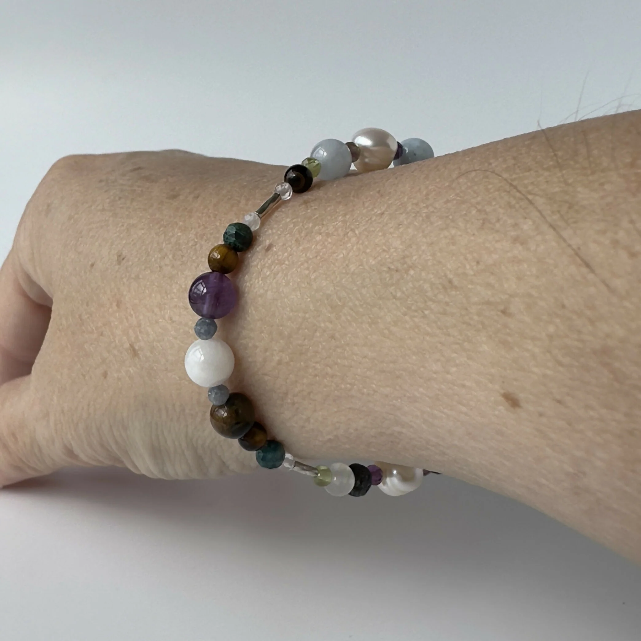 HEALING CRYSTAL & SERLING SILVER STRETCH BRACELET WITH AROMATHERAPY BEADS TO HELP WITH STRESS - Image 3