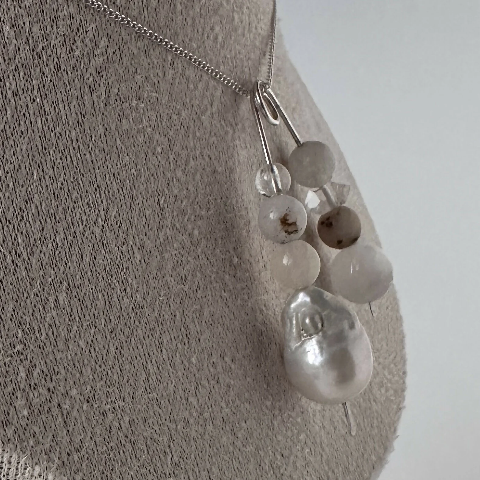 HEALING CRYSTAL & STERLING SILVER CROWN CHAKRA PENDANT WITH BAROQUE PEARL AND 18” CHAIN - Image 5