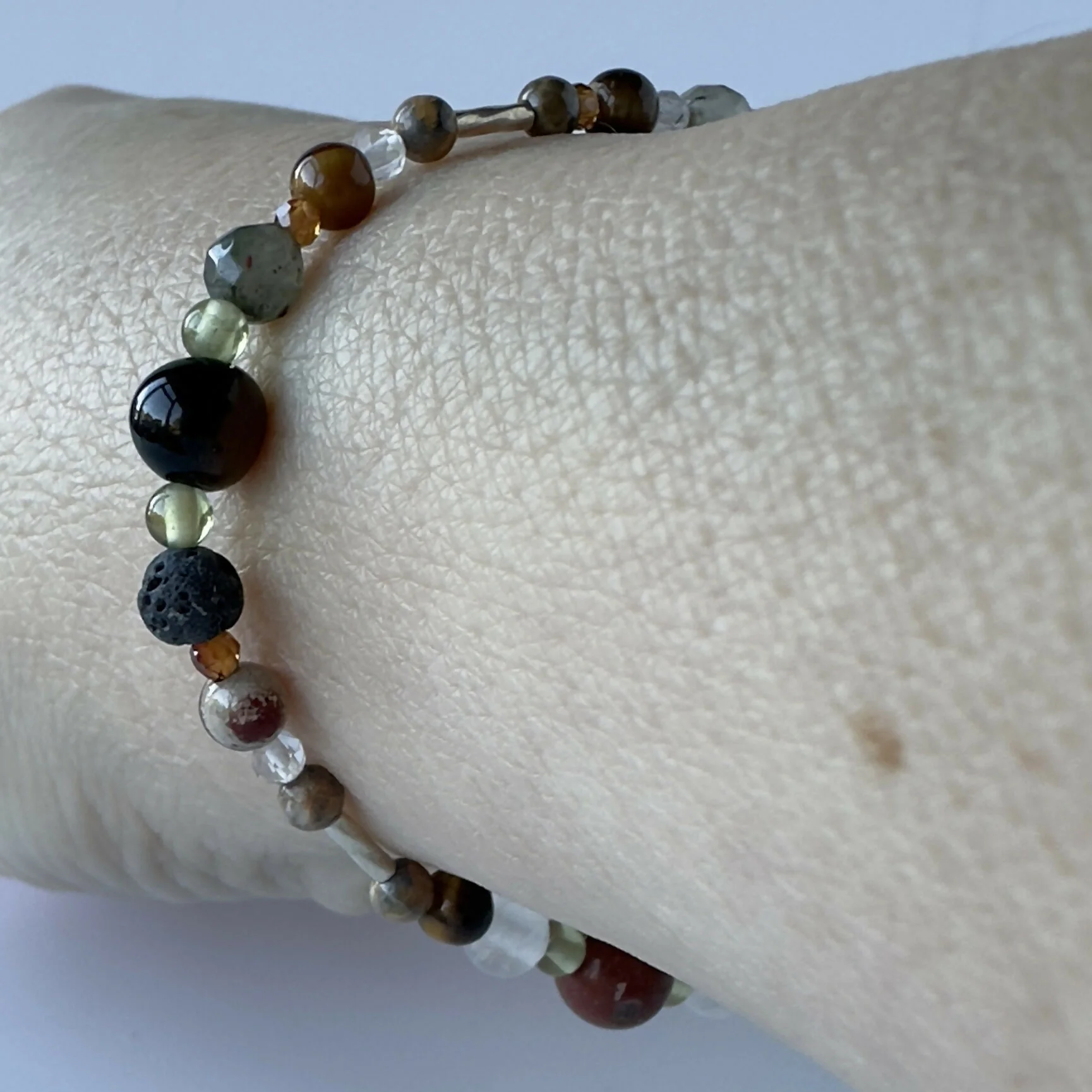 HEALING CRYSTAL & STERLING SILVER STRETCH BRACELET WITH AROMATHERAPY BEAD TO HELP WITH STRESS - Image 8