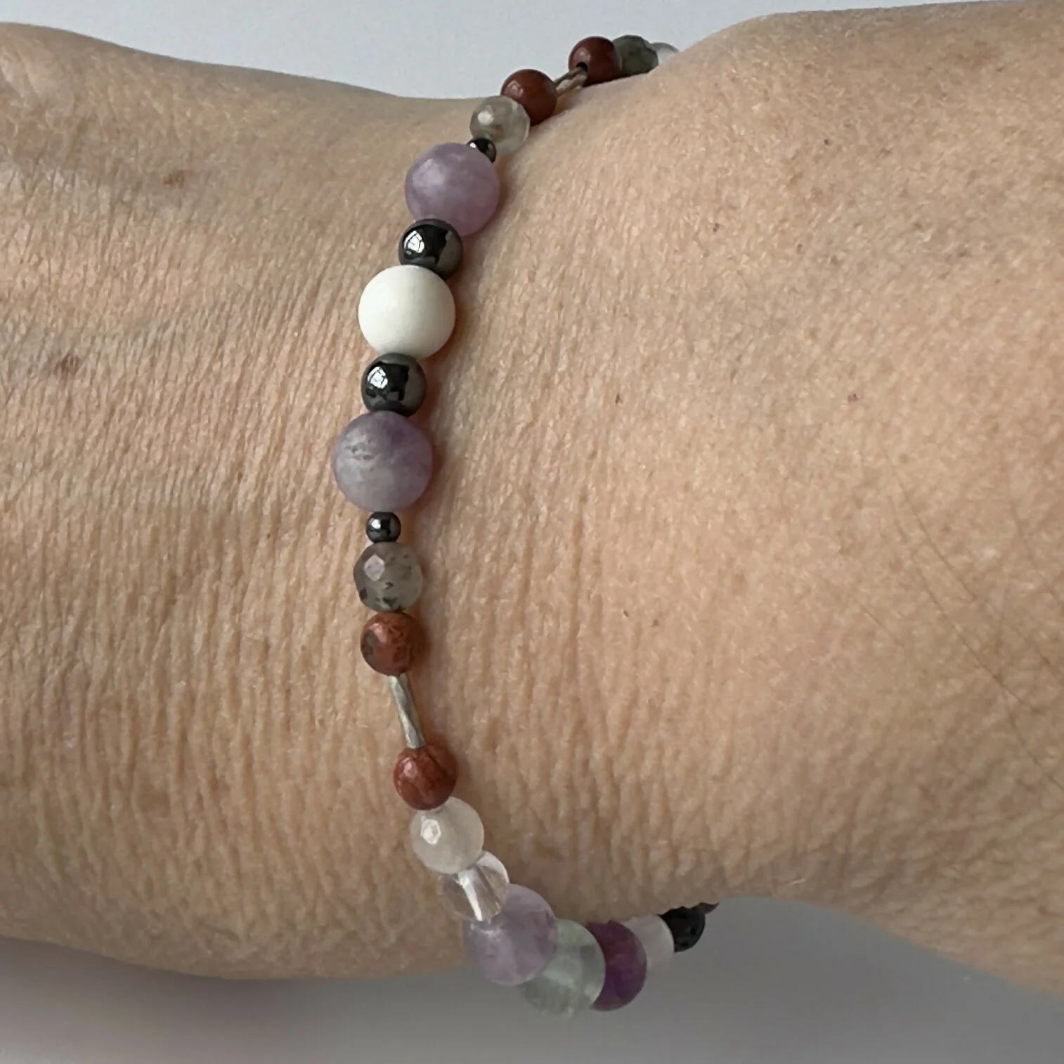 HEALING CRYSTAL & STERLING SILVER STRETCH BRACELET WITH AROMATHERAPY BEADS TO HELP WITH CONFIDENCE & SELF-ESTEEM