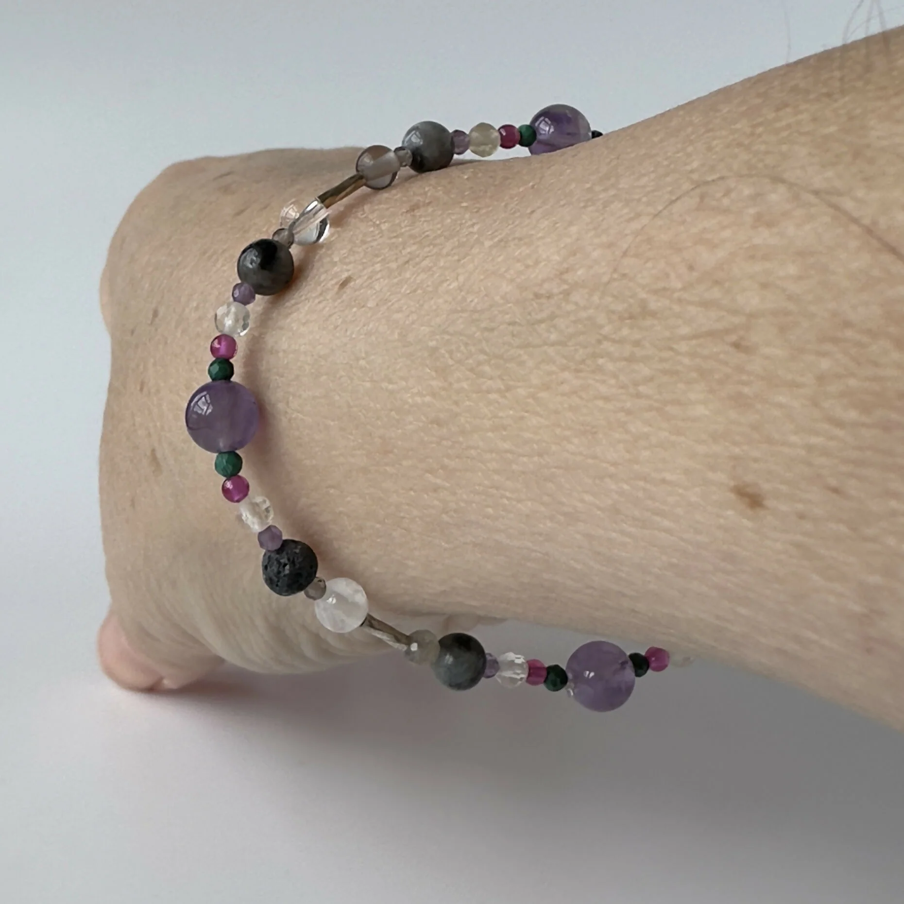 HEALING CRYSTAL & STERLING SILVER STRETCH BRACELET WITH AROMATHERAPY BEADS TO HELP WITH GRIEF & LOSS - Image 5