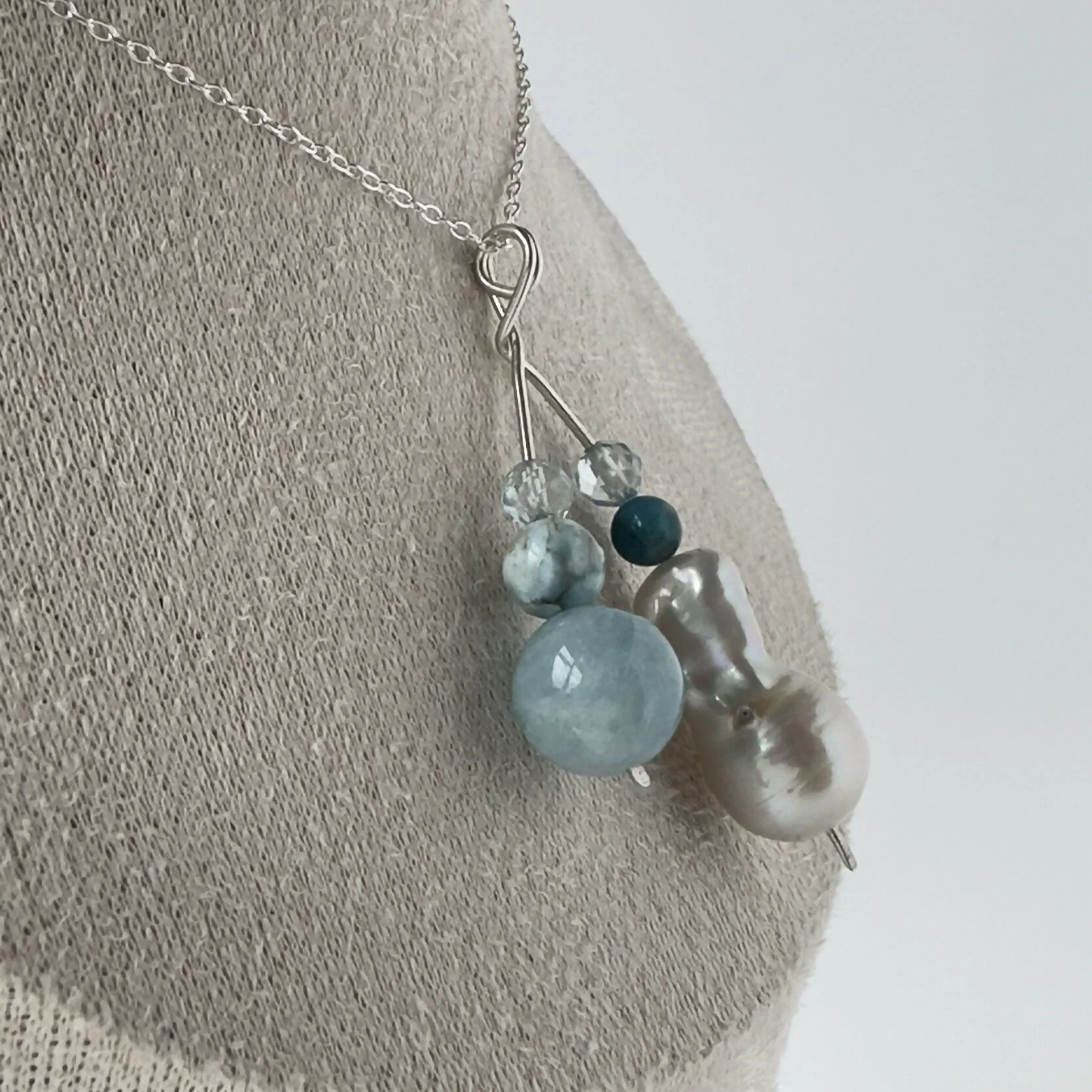 HEALING CRYSTAL & STERLING SILVER THROAT CHAKRA PENDANT WITH BAROQUE PEARL & 18” CHAIN - Image 4