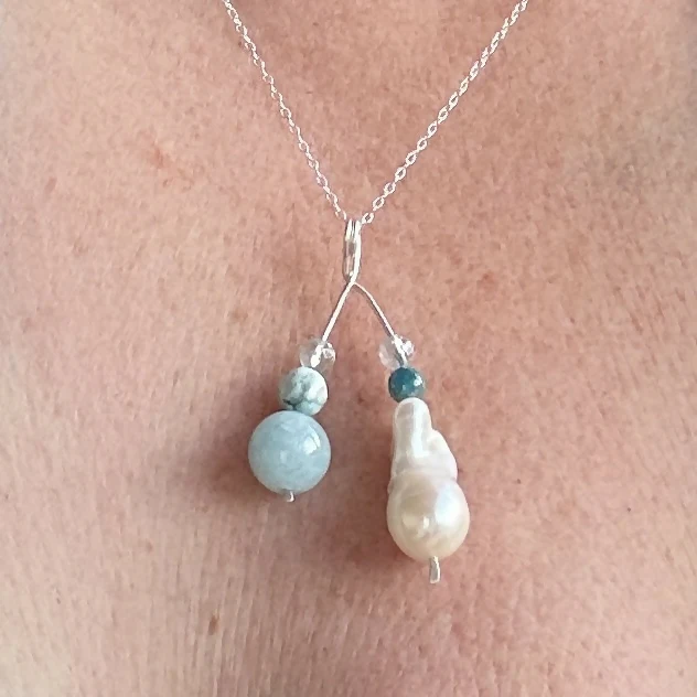HEALING CRYSTAL & STERLING SILVER THROAT CHAKRA PENDANT WITH BAROQUE PEARL & 18” CHAIN - Image 6