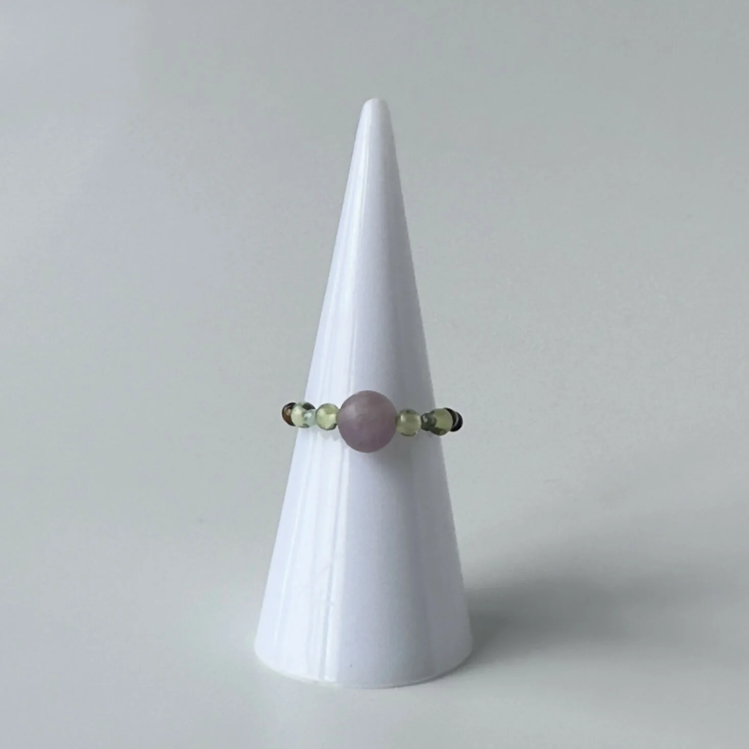 HEALING CRYSTAL STRETCH RING FOR GIVING & RECEIVING LOVE