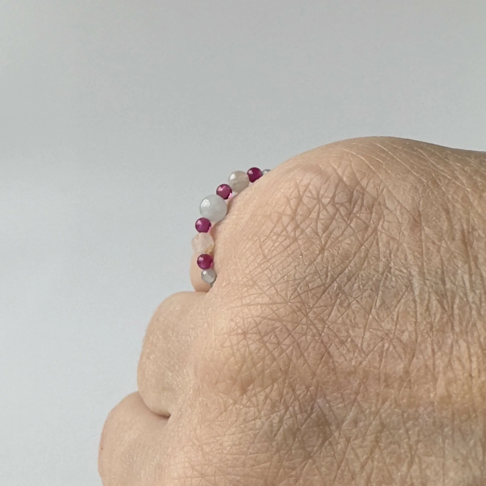 HEALING CRYSTAL STRETCH RING TO HELP WITH COURAGE - Image 2